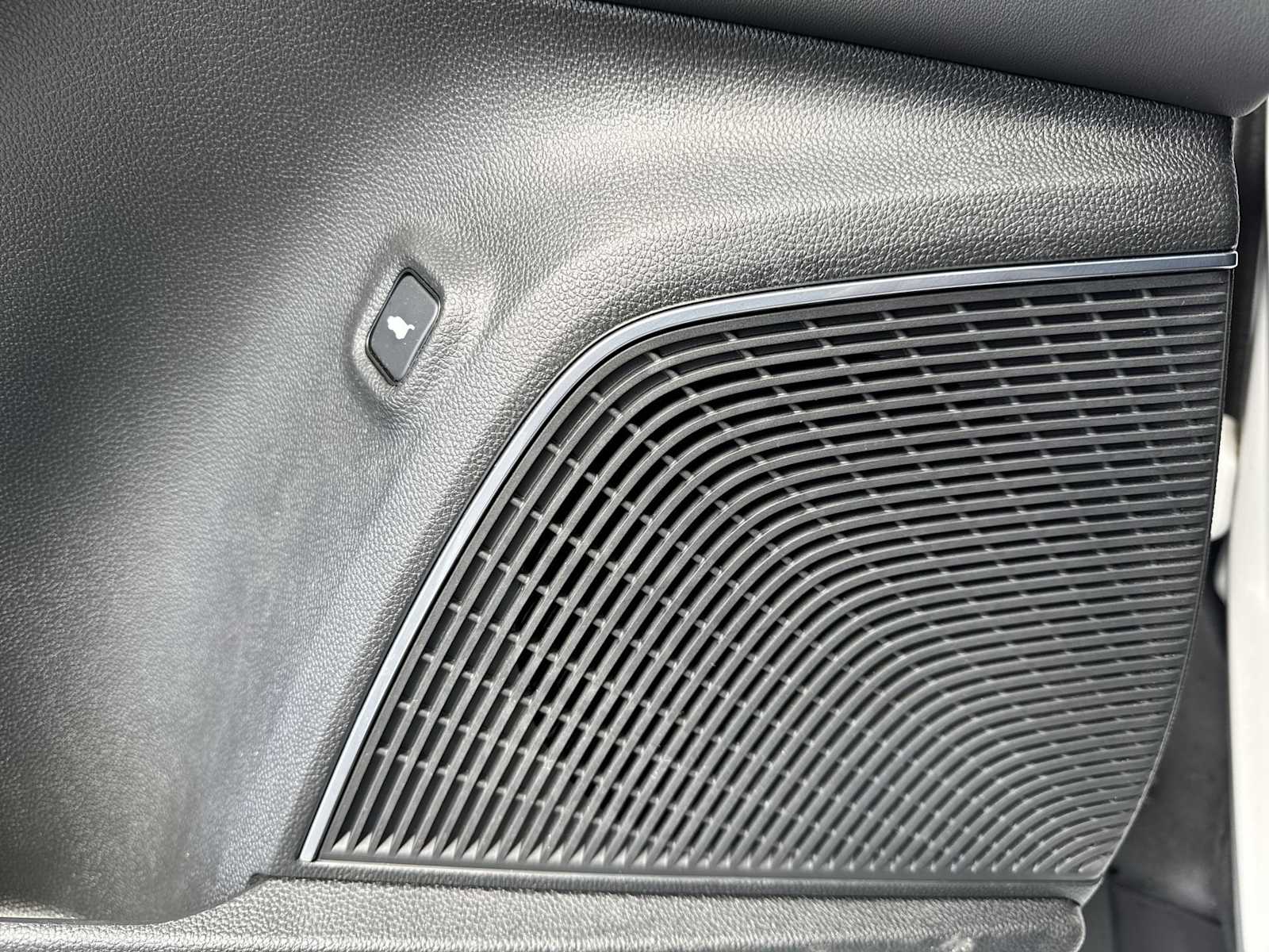 Thumbnail: 2023 Acura MDX - 28