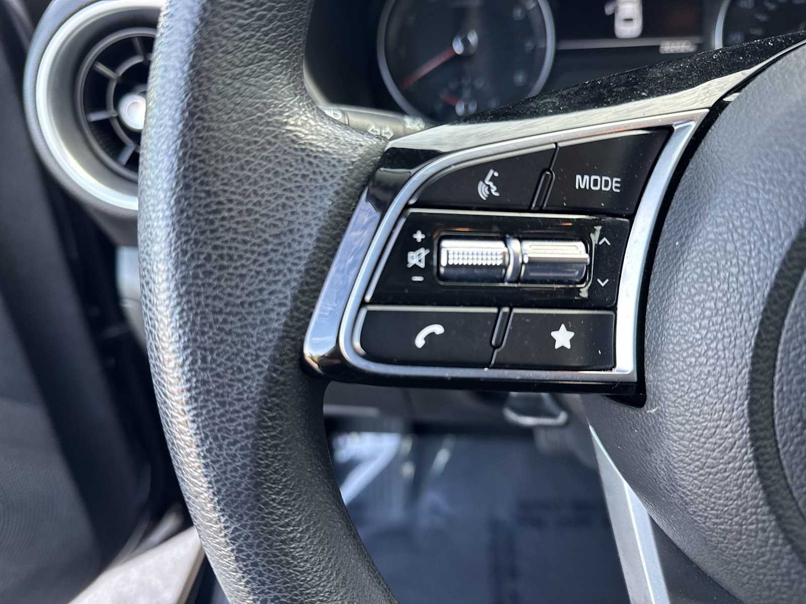 Thumbnail: 2023 Kia Forte - 21