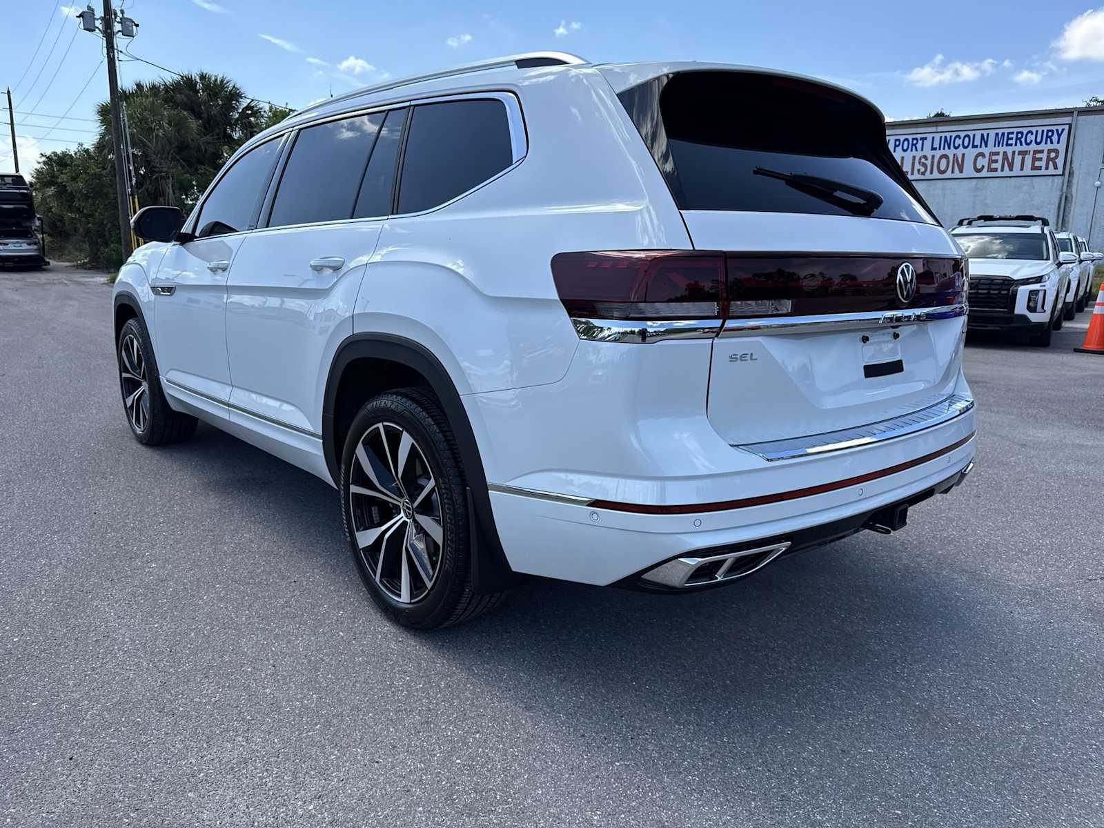 Thumbnail: 2026 Volkswagen Atlas - 12