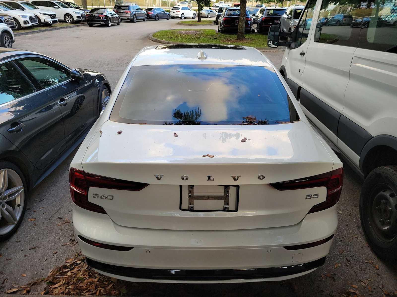 Thumbnail: 2023 Volvo S60 - 12