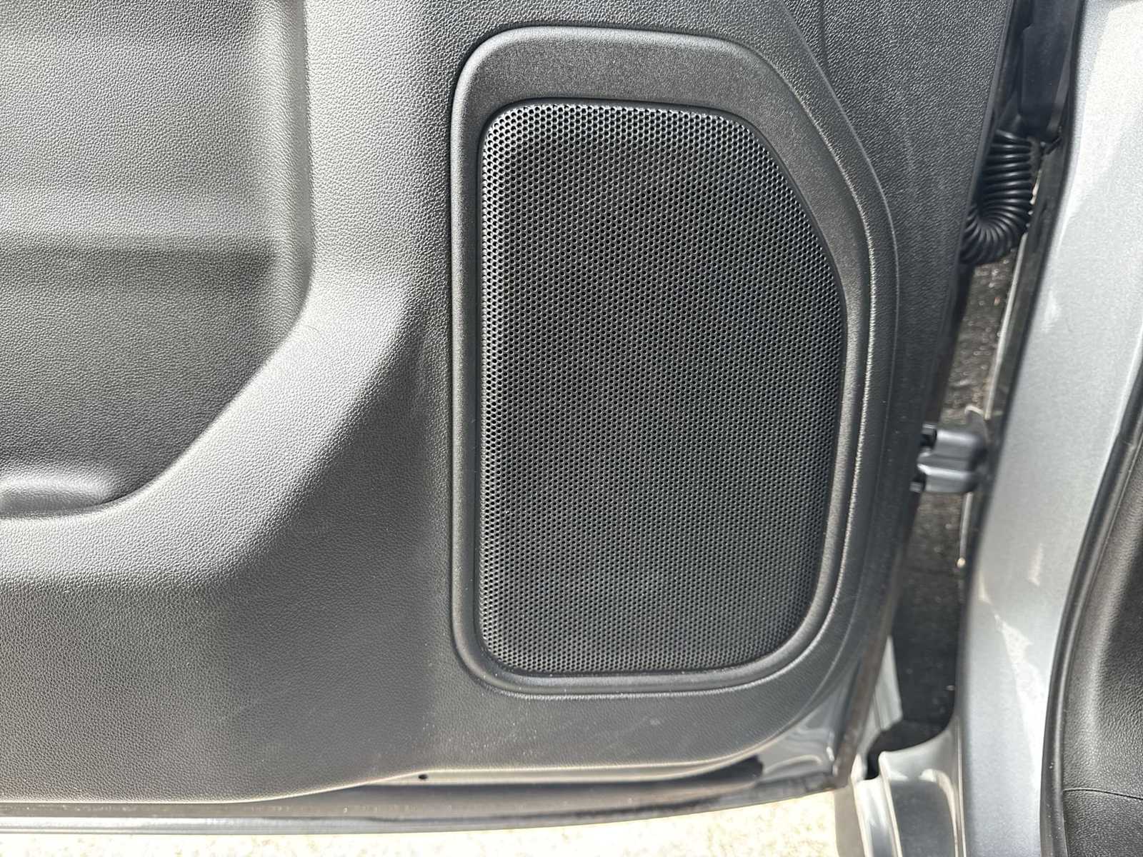 Thumbnail: 2020 Chevrolet Silverado 1500 - 26