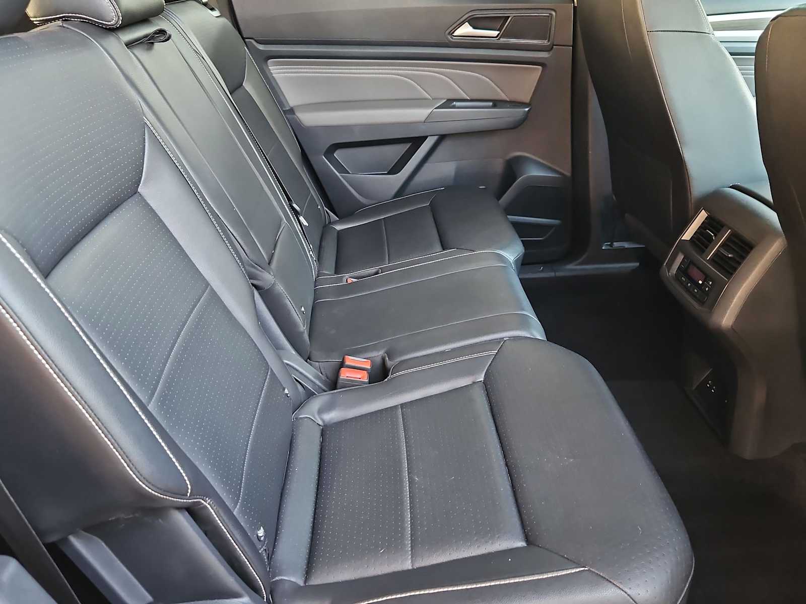 Thumbnail: 2022 Volkswagen Atlas - 22