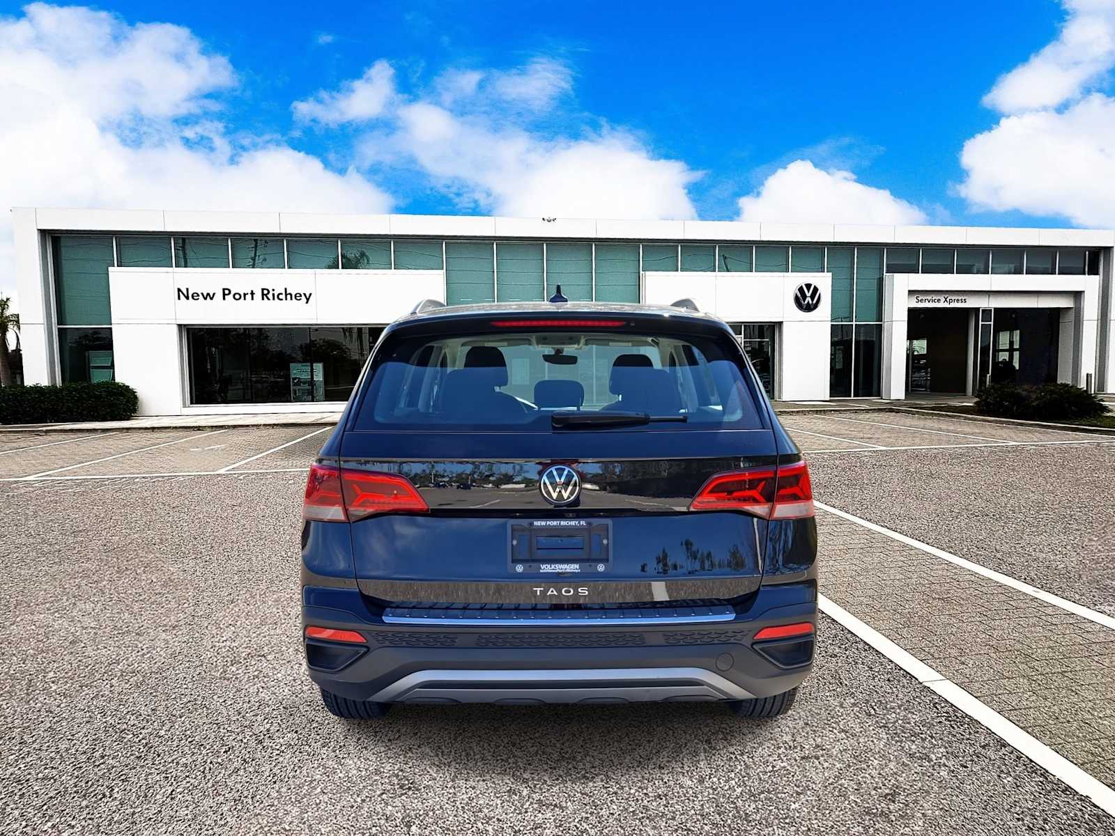 Thumbnail: 2023 Volkswagen Taos - 6