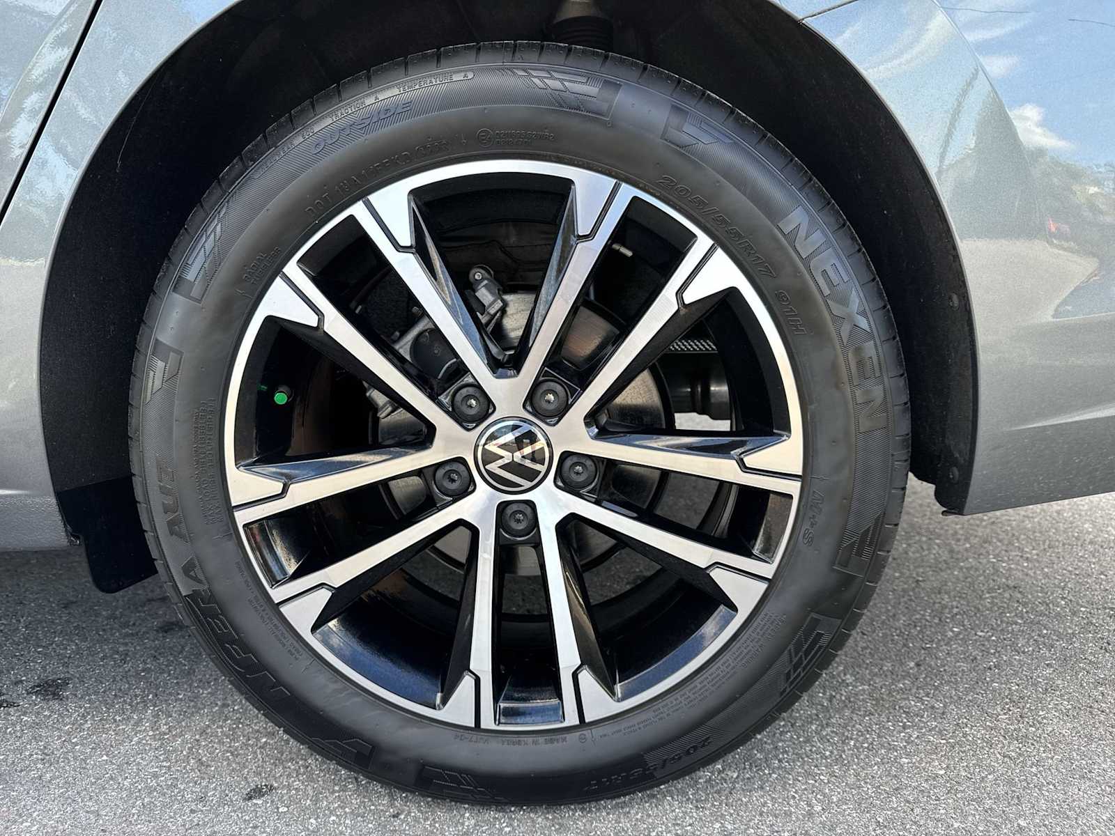 Thumbnail: 2024 Volkswagen Jetta - 12