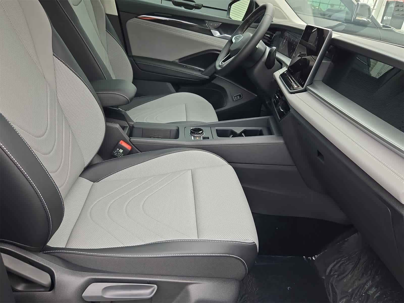 Thumbnail: 2025 Volkswagen Tiguan - 24