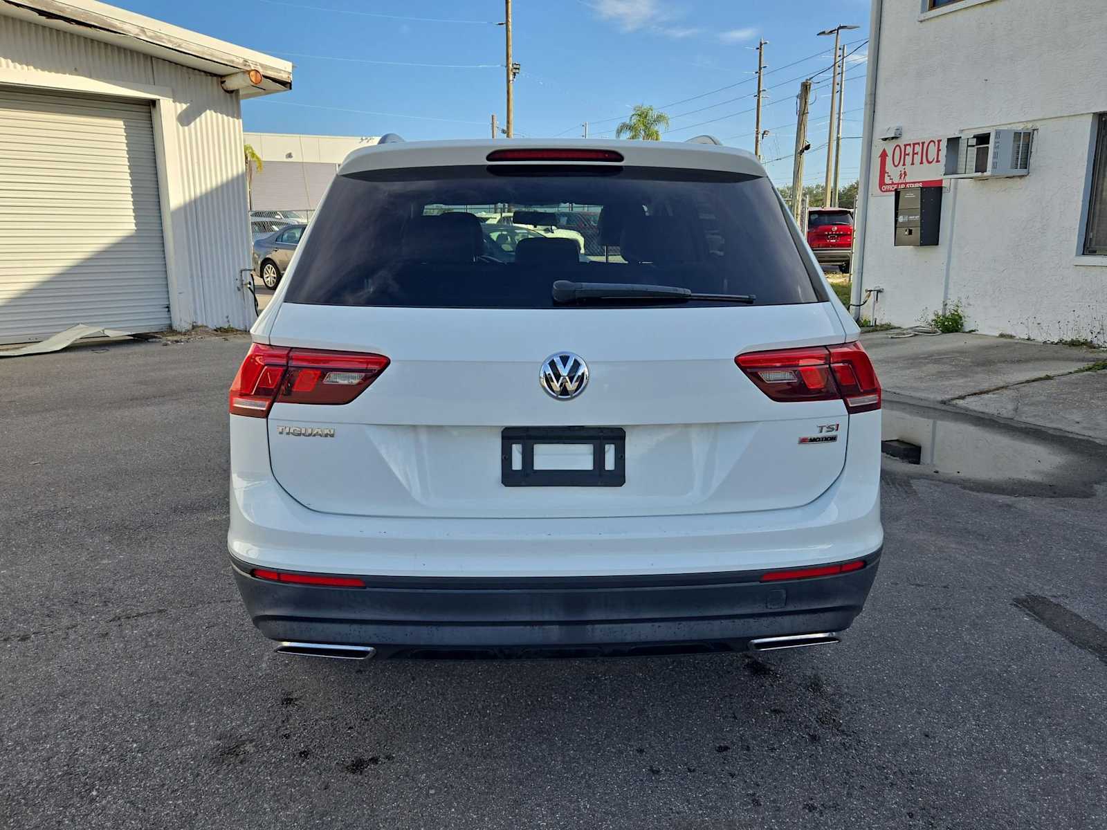 Thumbnail: 2018 Volkswagen Tiguan - 13