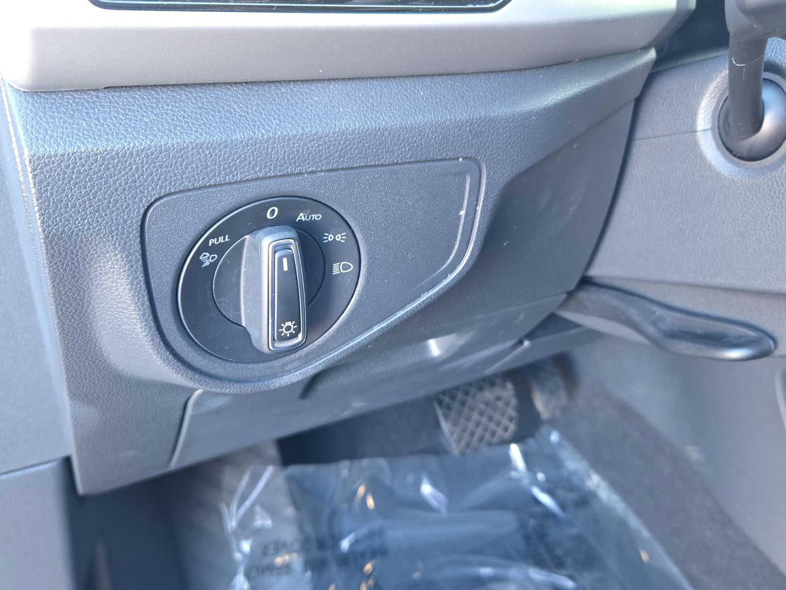 Thumbnail: 2023 Volkswagen Atlas - 37