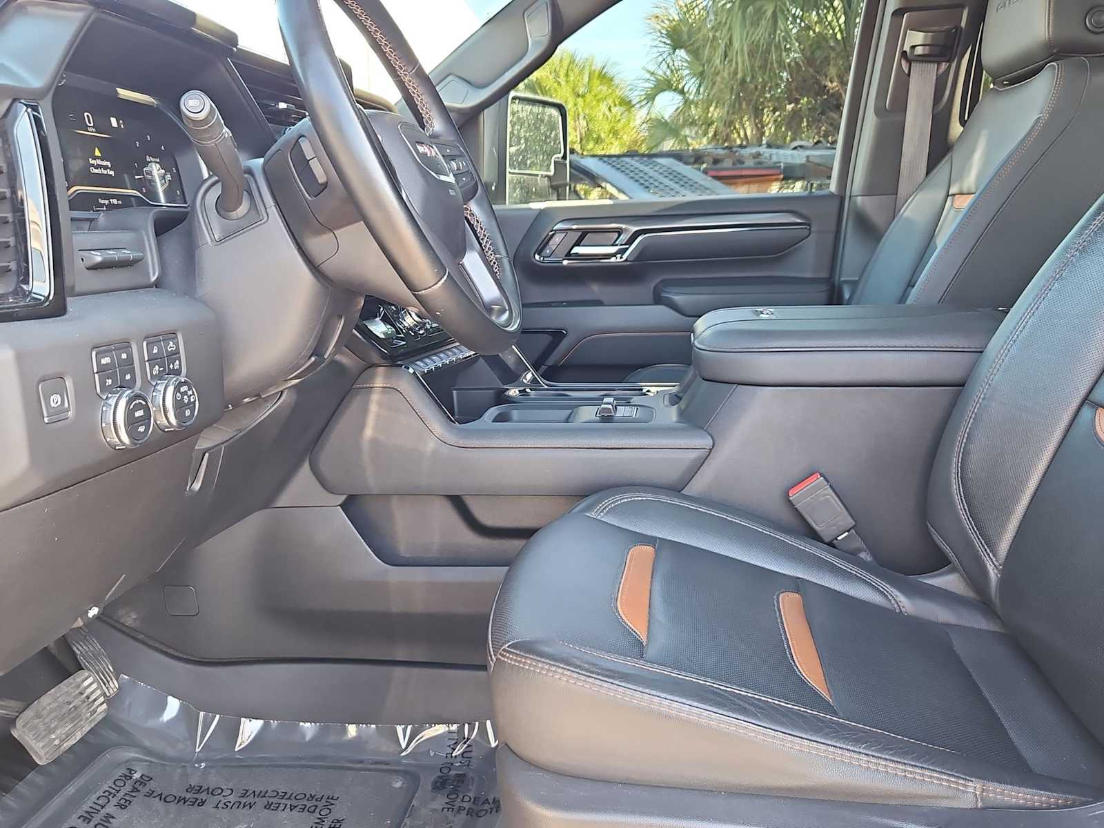 Thumbnail: 2024 GMC Sierra 2500 - 17