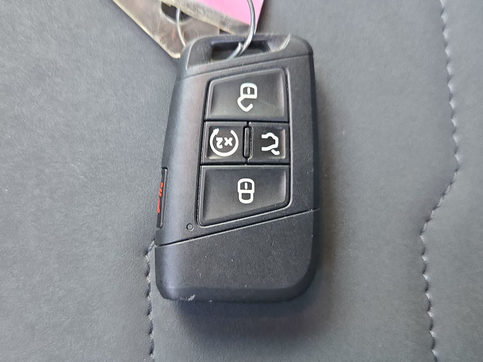 Thumbnail: 2025 Volkswagen Taos - 33