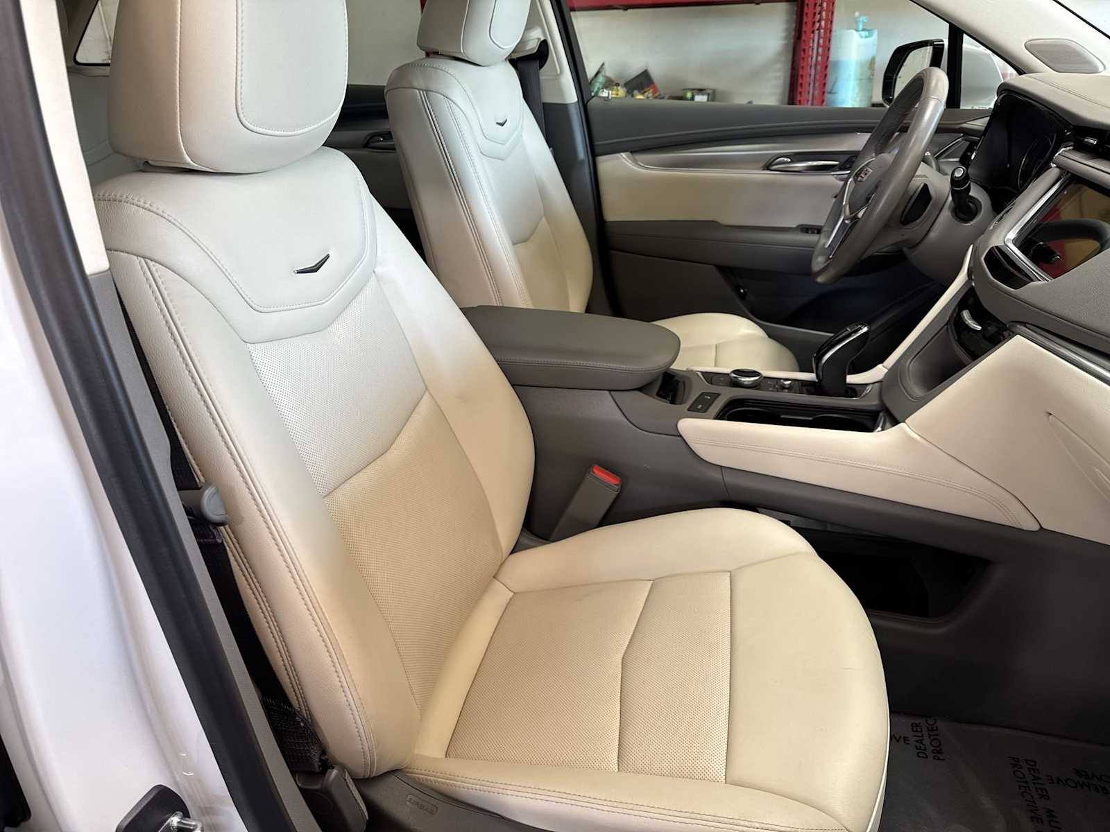 Thumbnail: 2021 Cadillac XT5 - 21