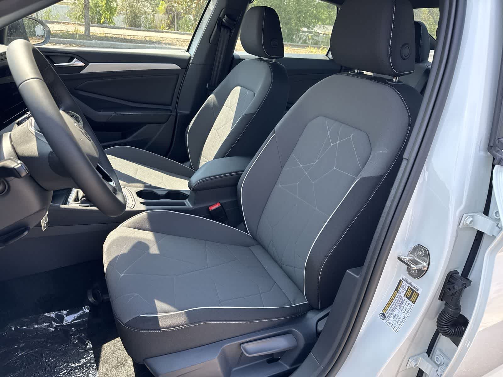 Thumbnail: 2026 Volkswagen Jetta - 15