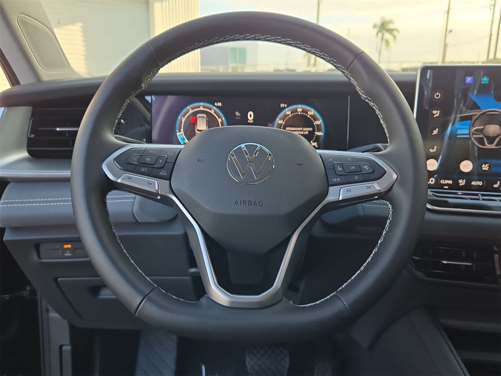 Thumbnail: 2025 Volkswagen Tiguan - 23