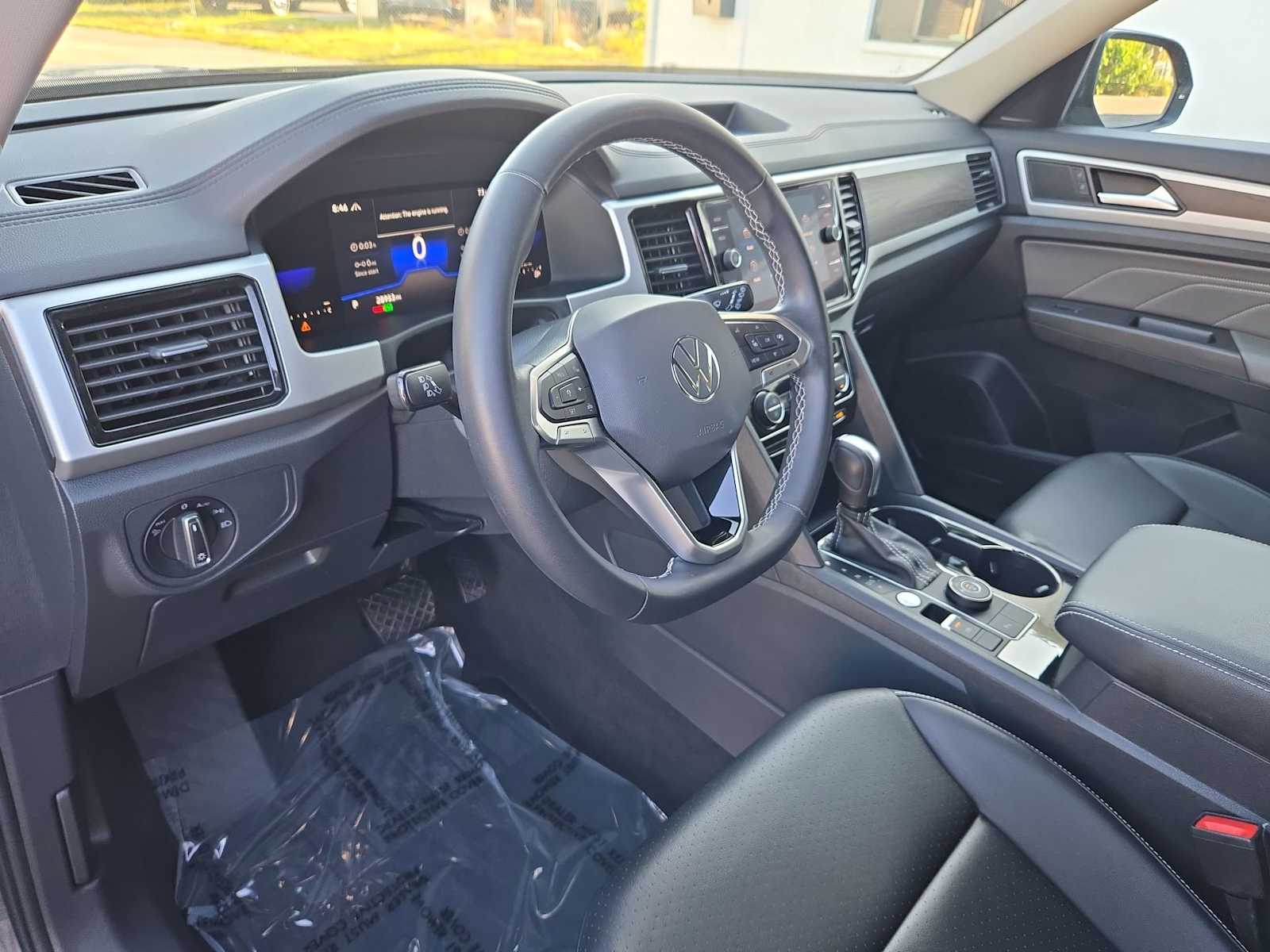 Thumbnail: 2022 Volkswagen Atlas - 10