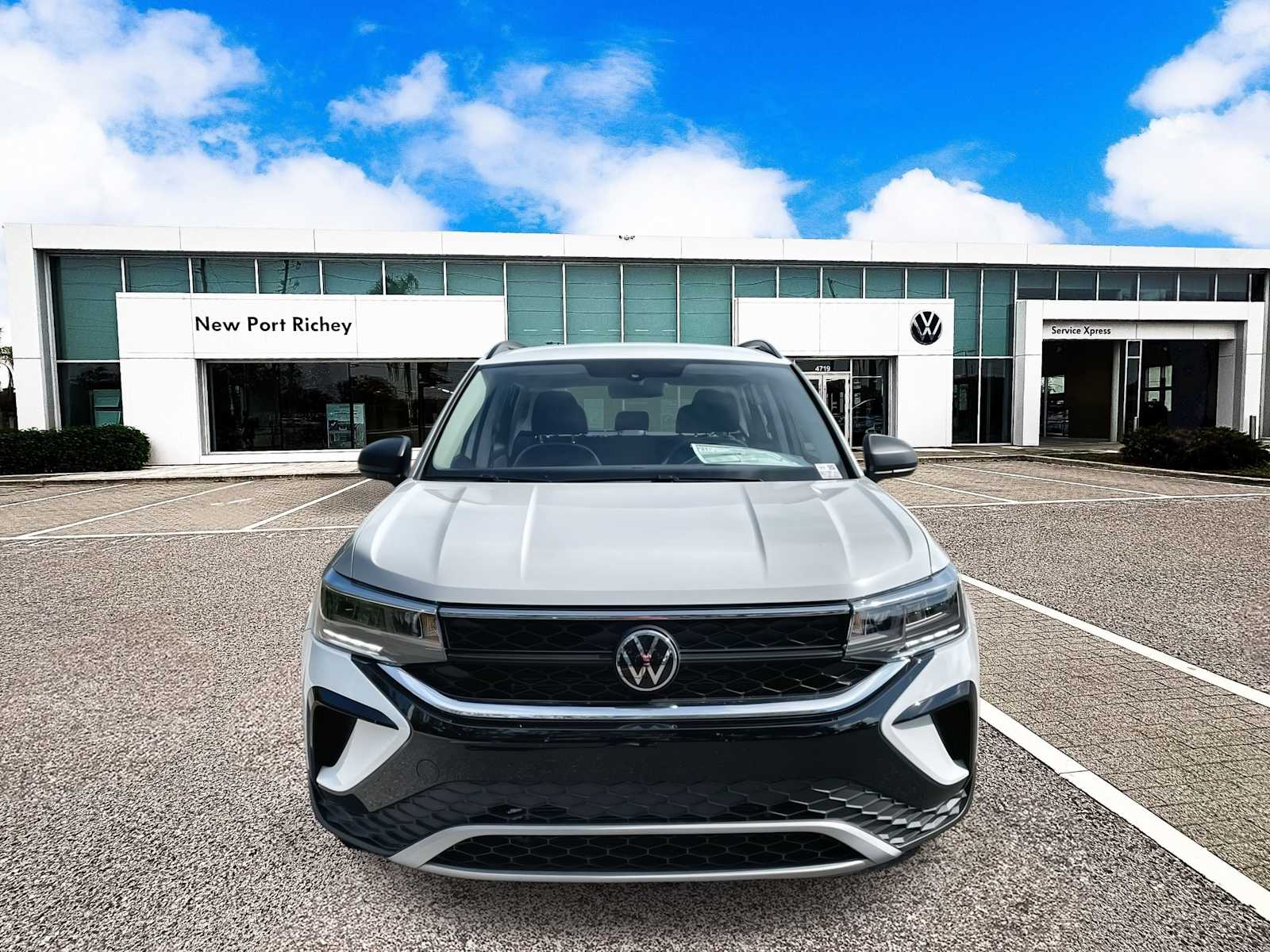 Thumbnail: 2023 Volkswagen Taos - 9