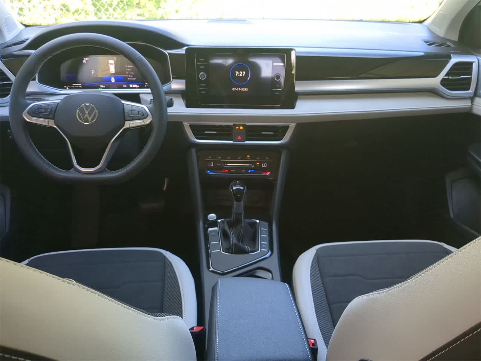 Thumbnail: 2025 Volkswagen Taos - 16