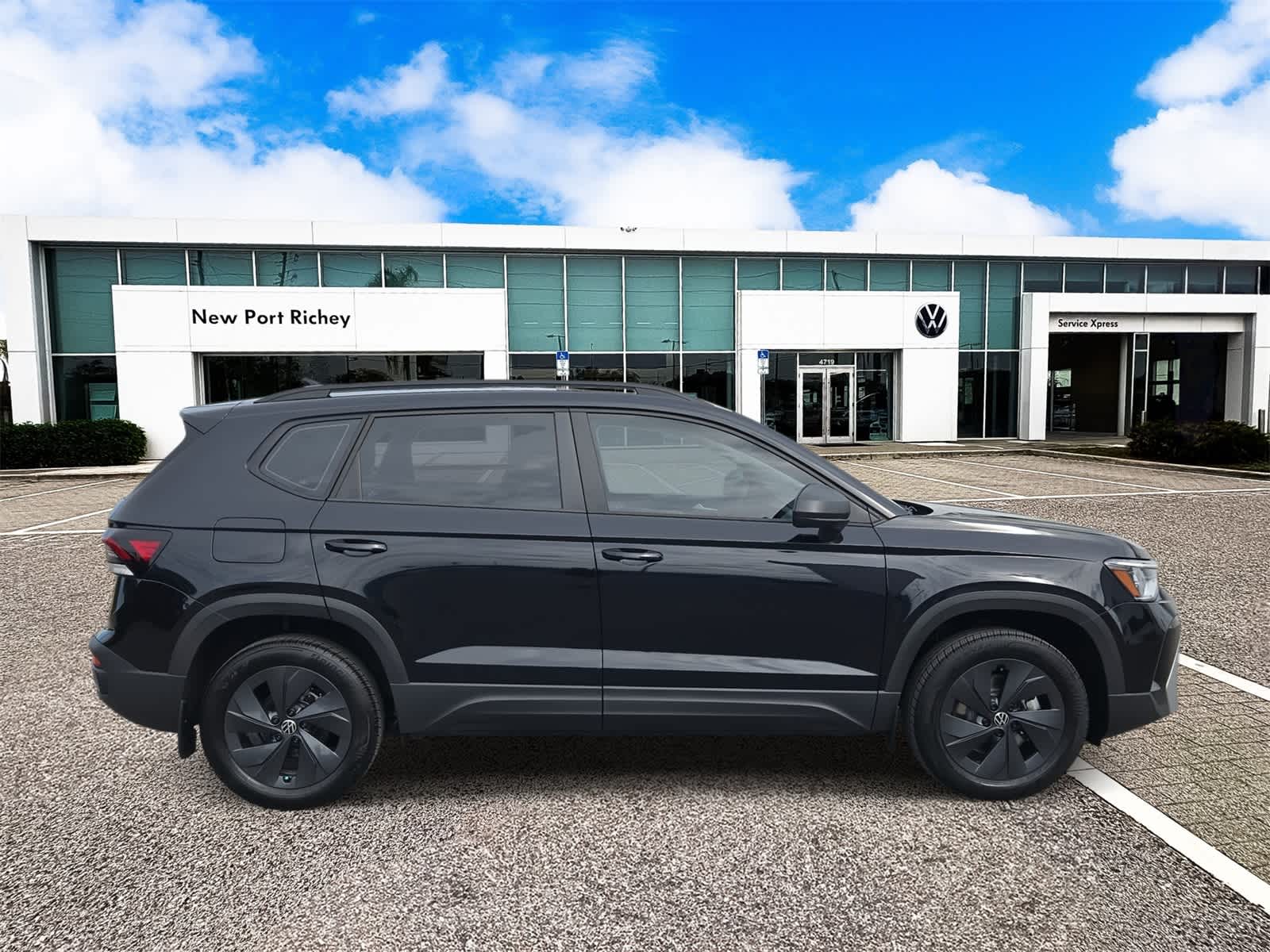 Thumbnail: 2025 Volkswagen Taos - 9