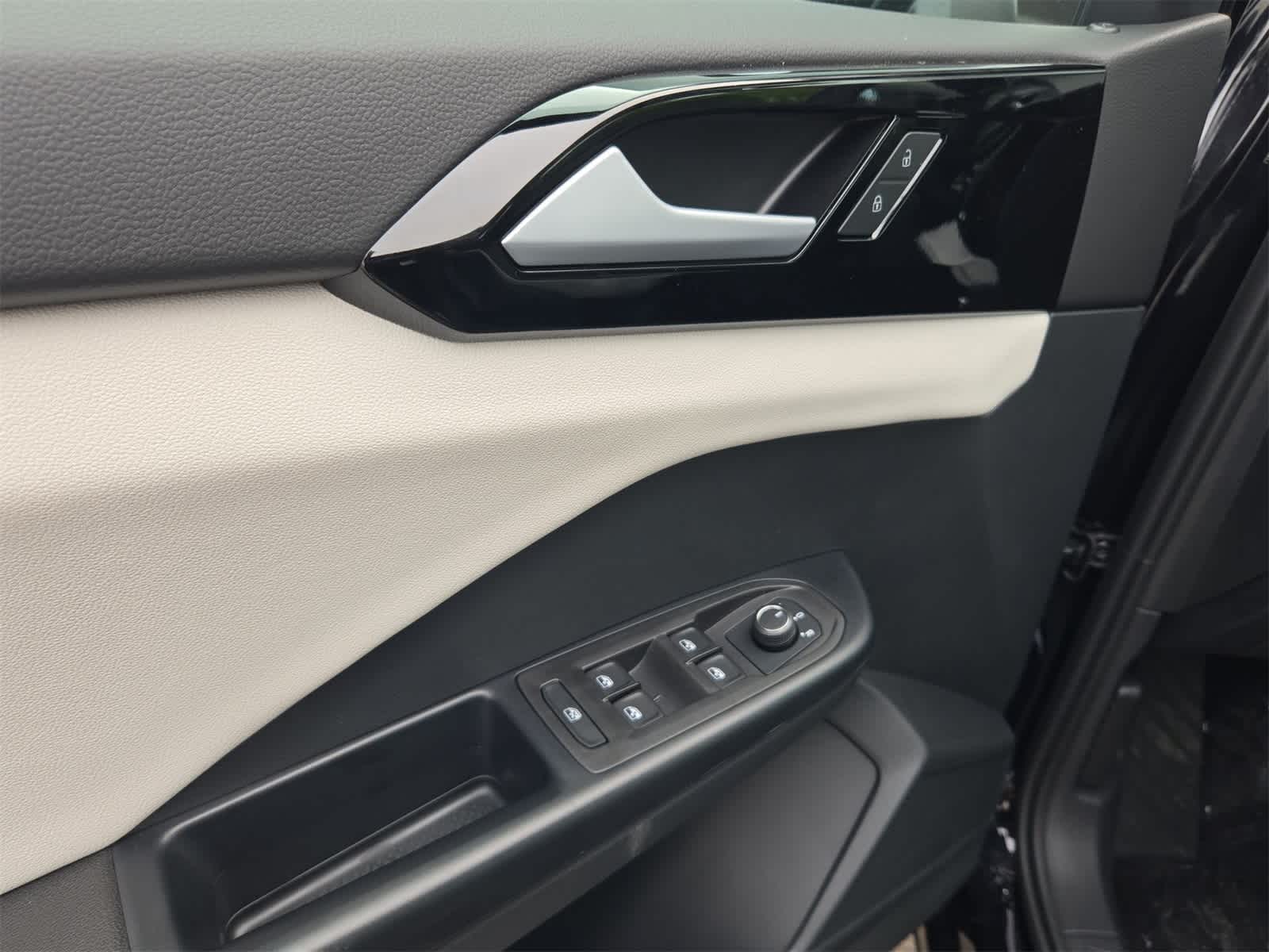 Thumbnail: 2025 Volkswagen Taos - 36