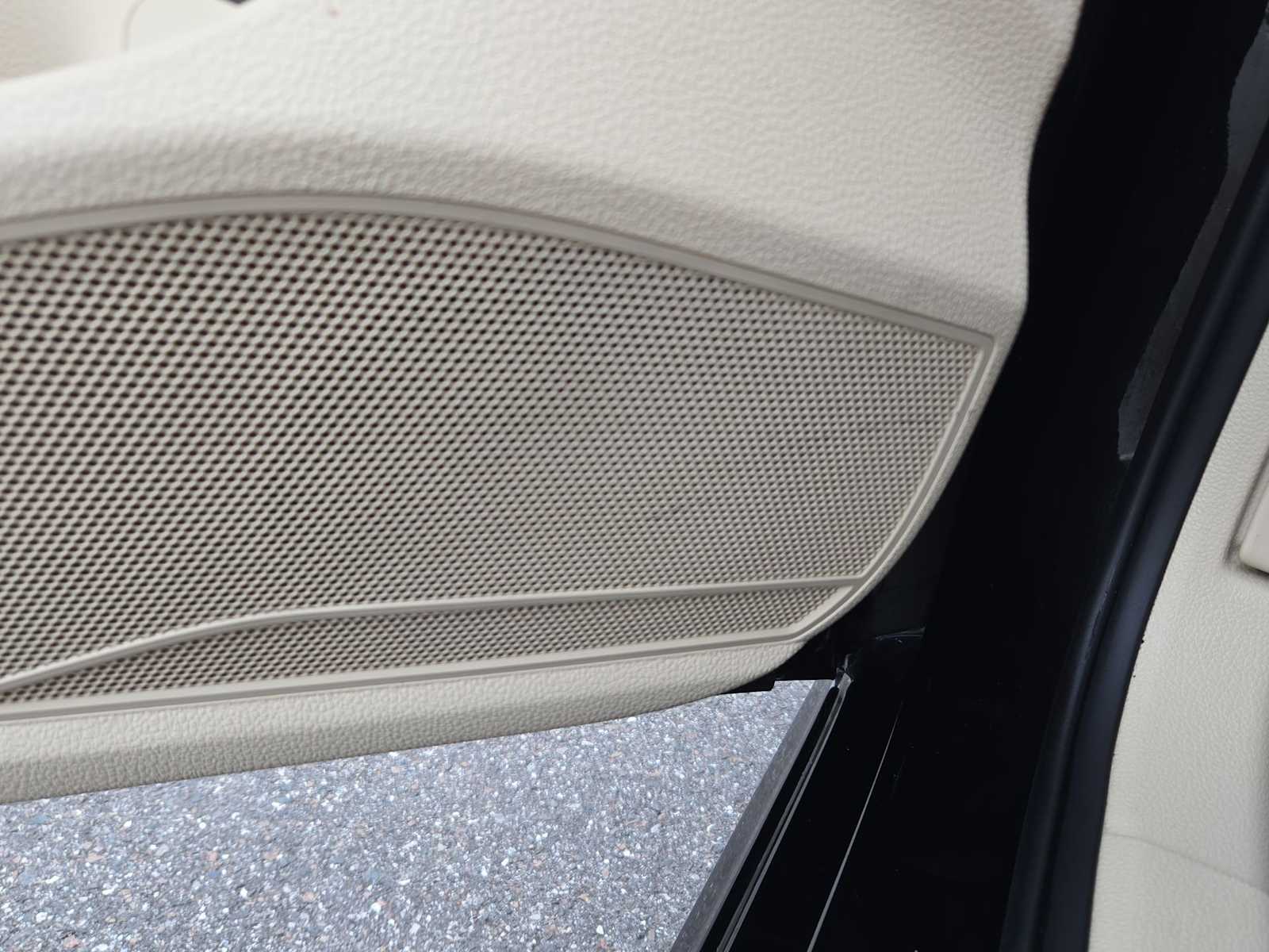 Thumbnail: 2015 Volkswagen Passat - 26