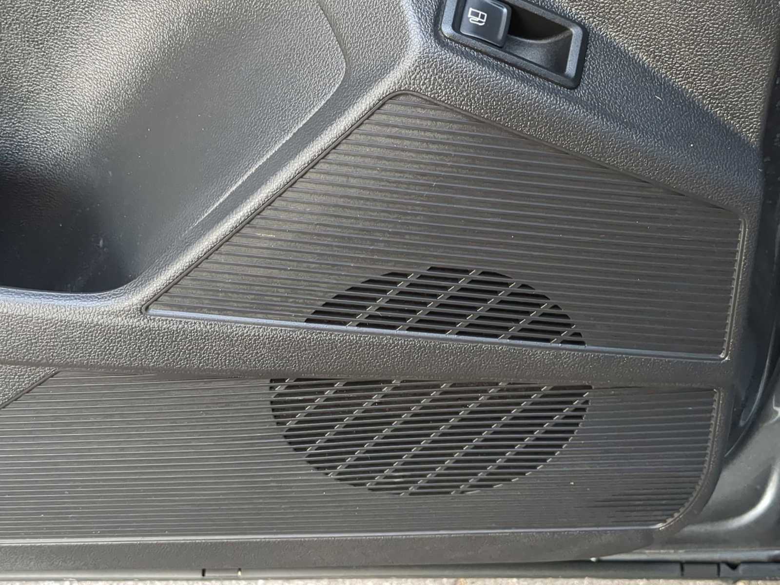 2022 Volkswagen Taos S 27
