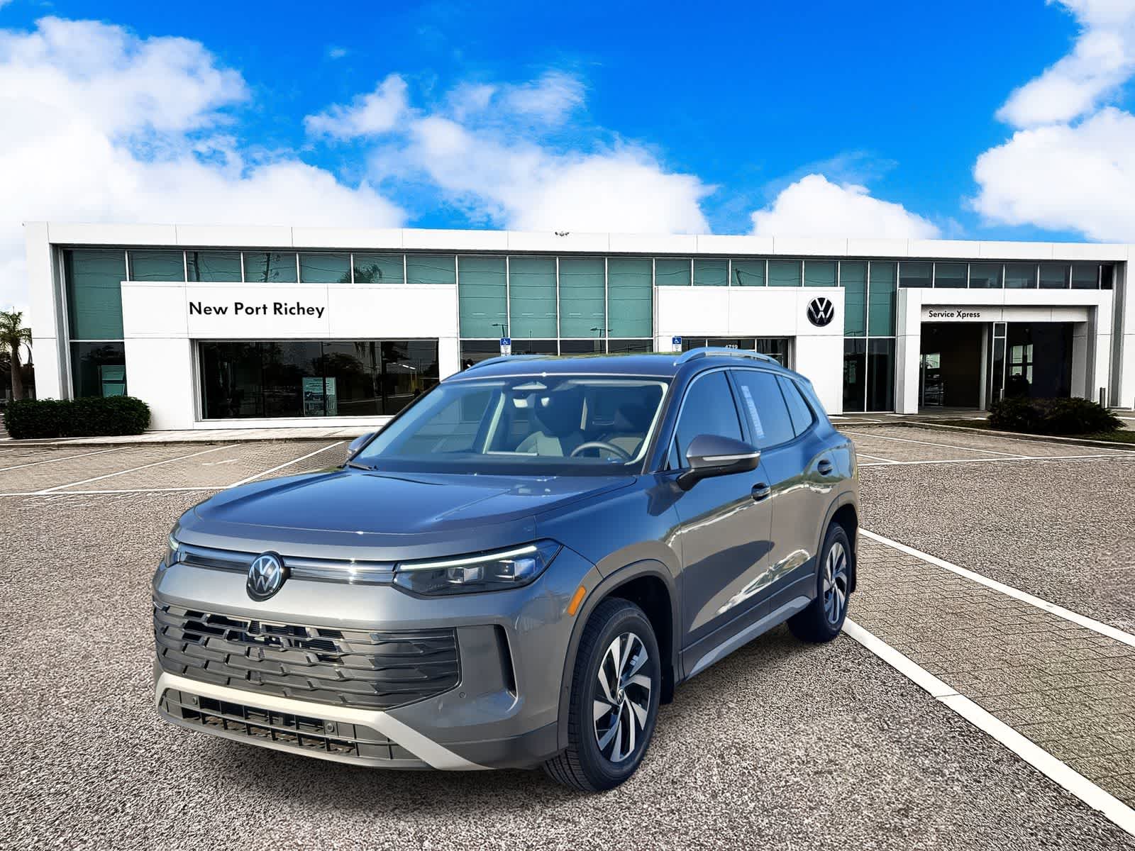 Thumbnail: 2025 Volkswagen Tiguan - 4