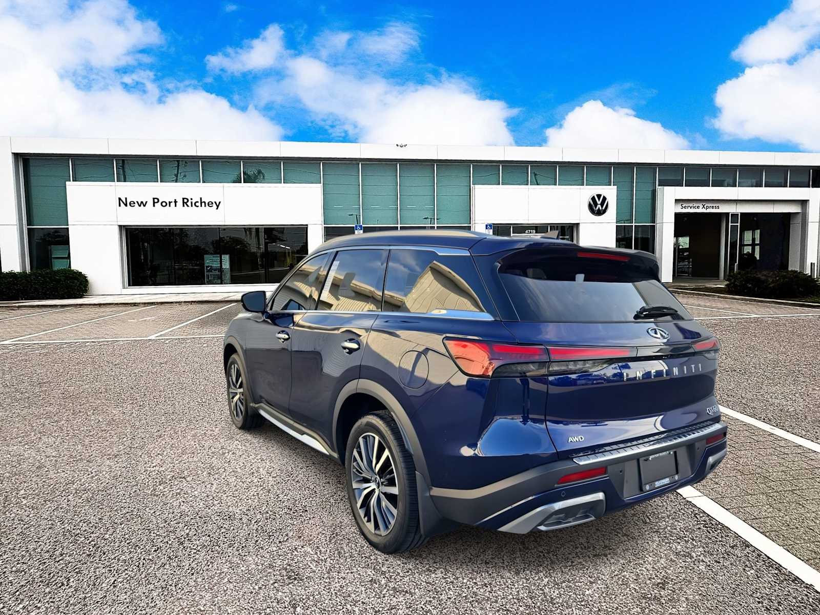 Thumbnail: 2023 INFINITI QX60 - 6