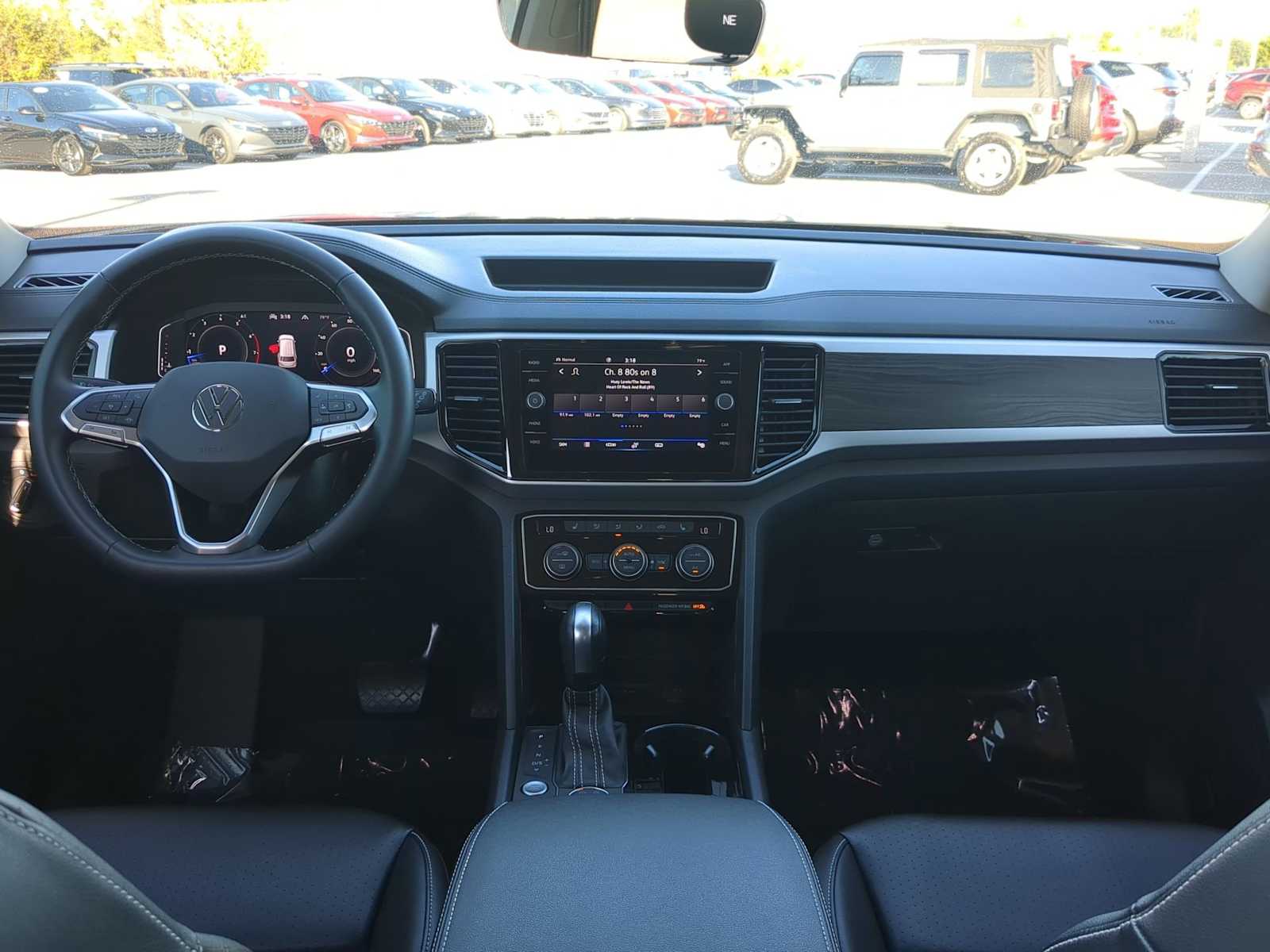 Thumbnail: 2022 Volkswagen Atlas - 16