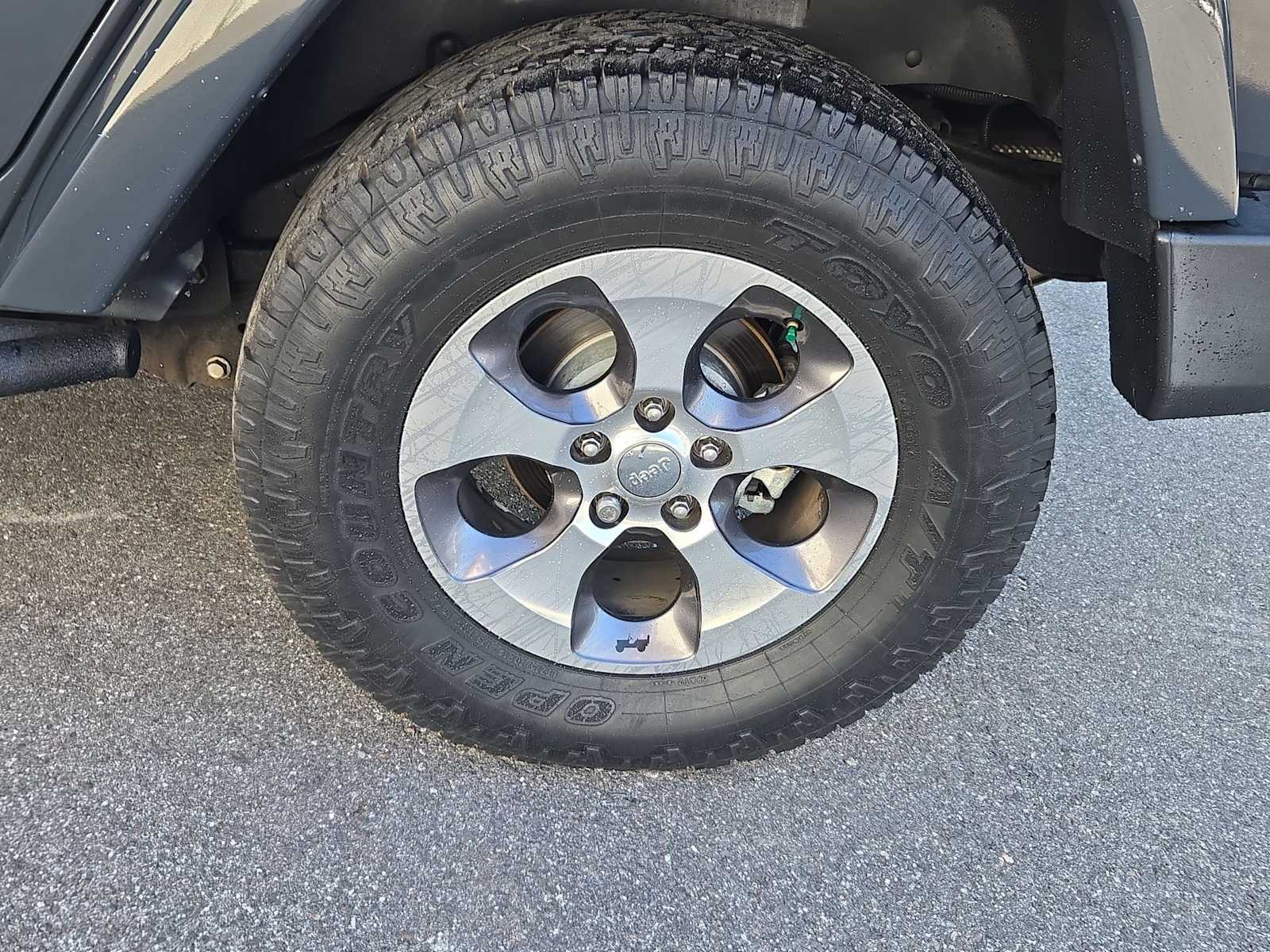 Thumbnail: 2016 Jeep Wrangler - 14