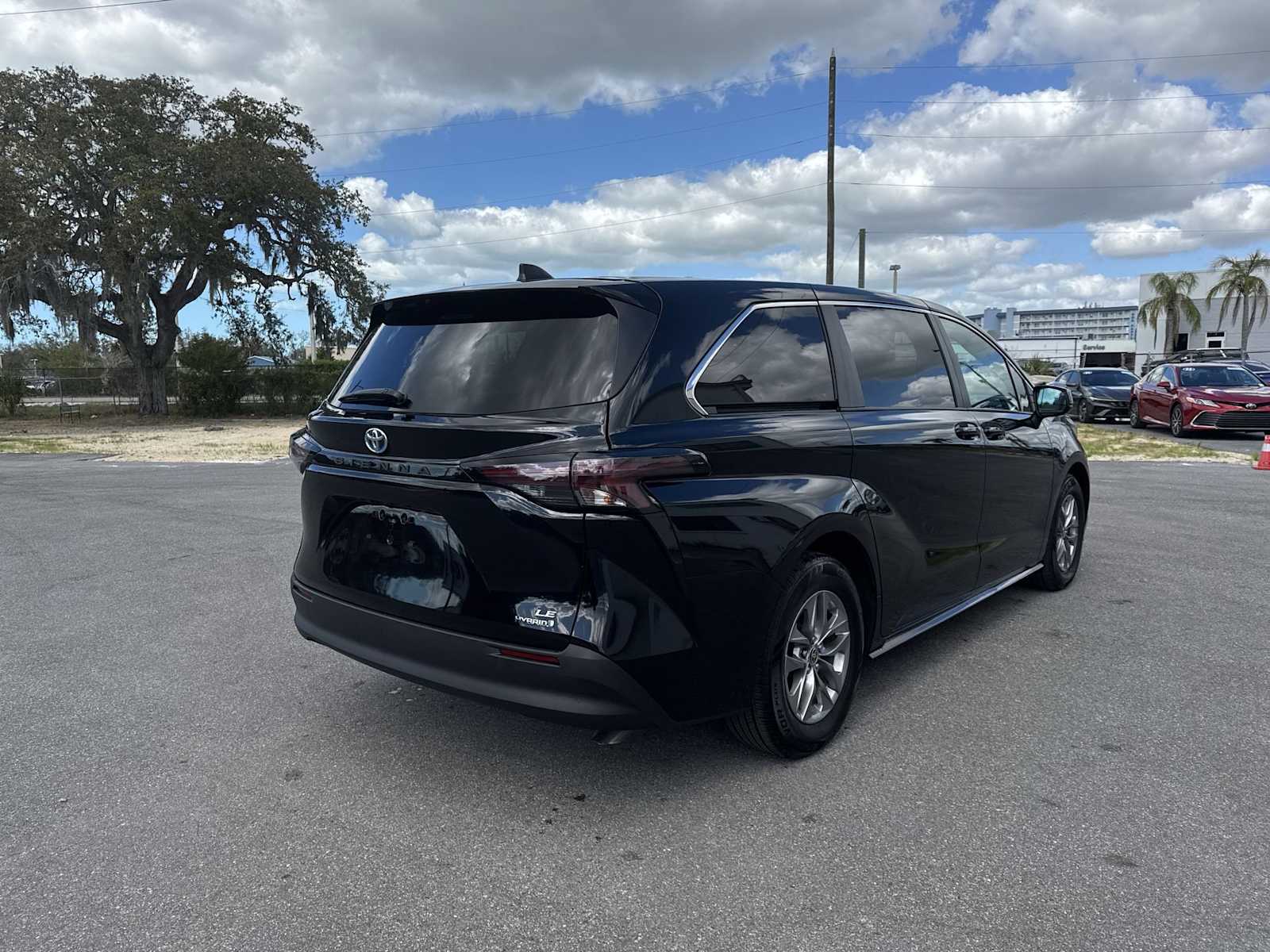 Thumbnail: 2023 Toyota Sienna - 6