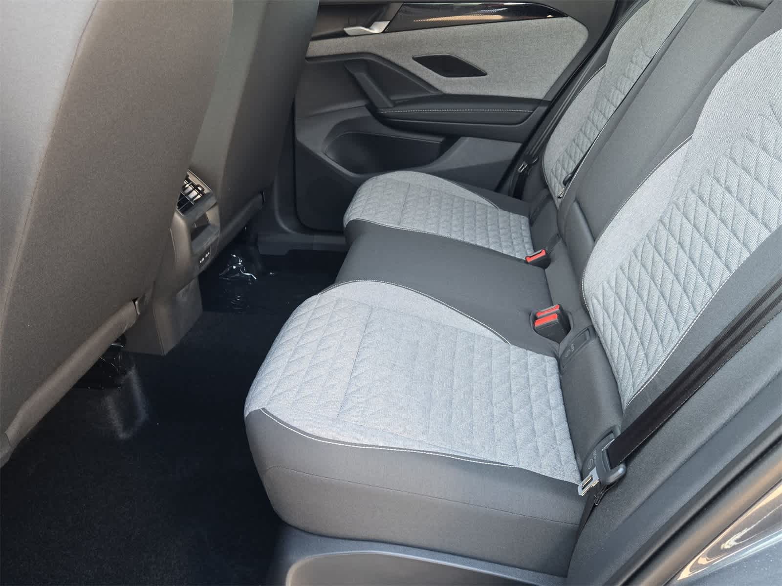 Thumbnail: 2025 Volkswagen Tiguan - 20