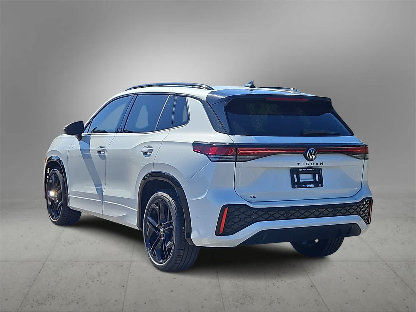 Thumbnail: 2025 Volkswagen Tiguan - 6