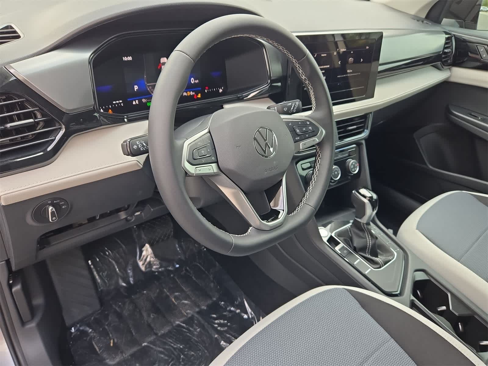 Thumbnail: 2025 Volkswagen Taos - 10