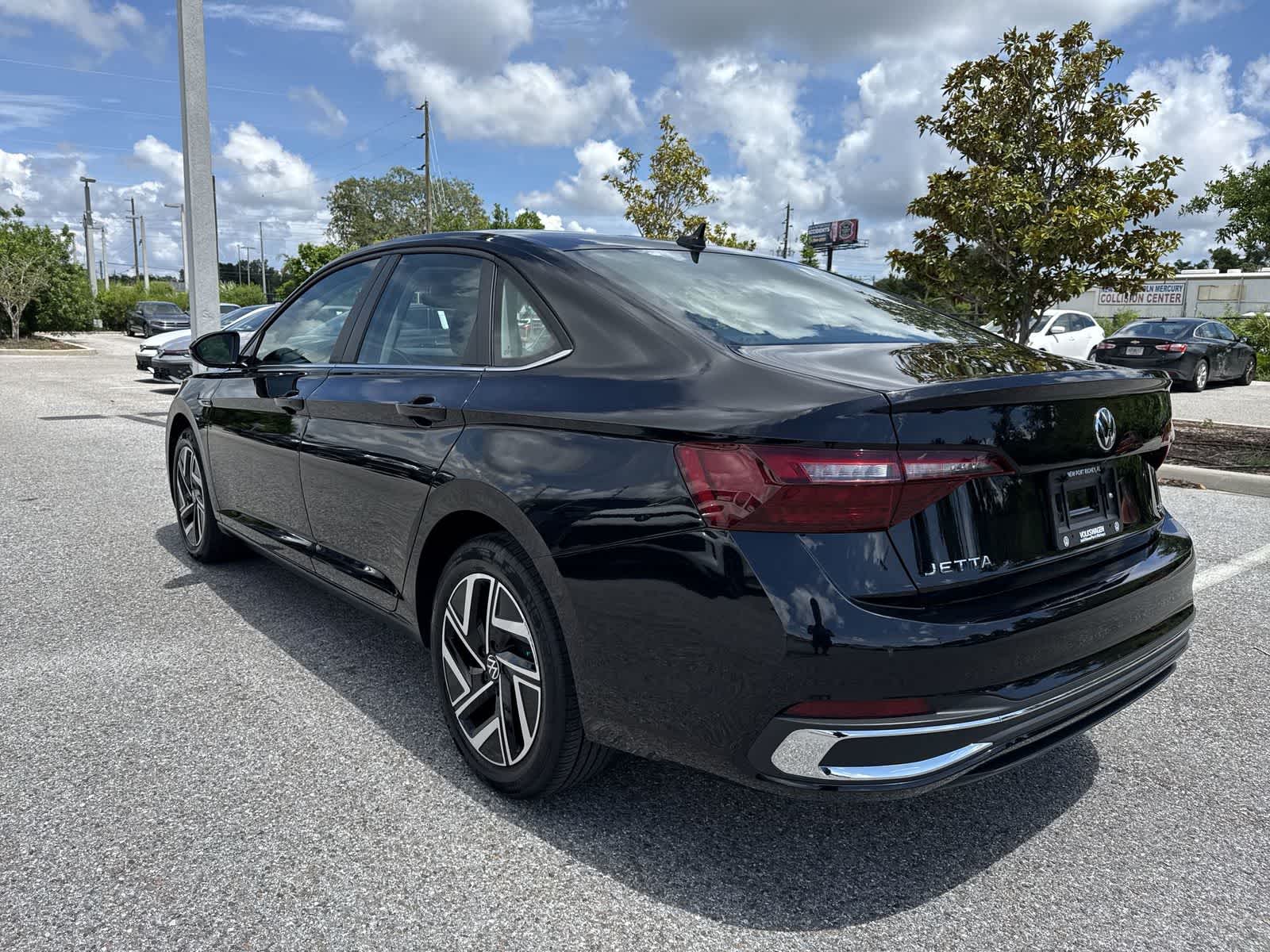 Thumbnail: 2024 Volkswagen Jetta - 28