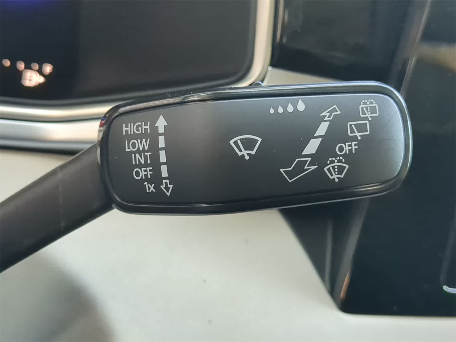 Thumbnail: 2025 Volkswagen Taos - 25