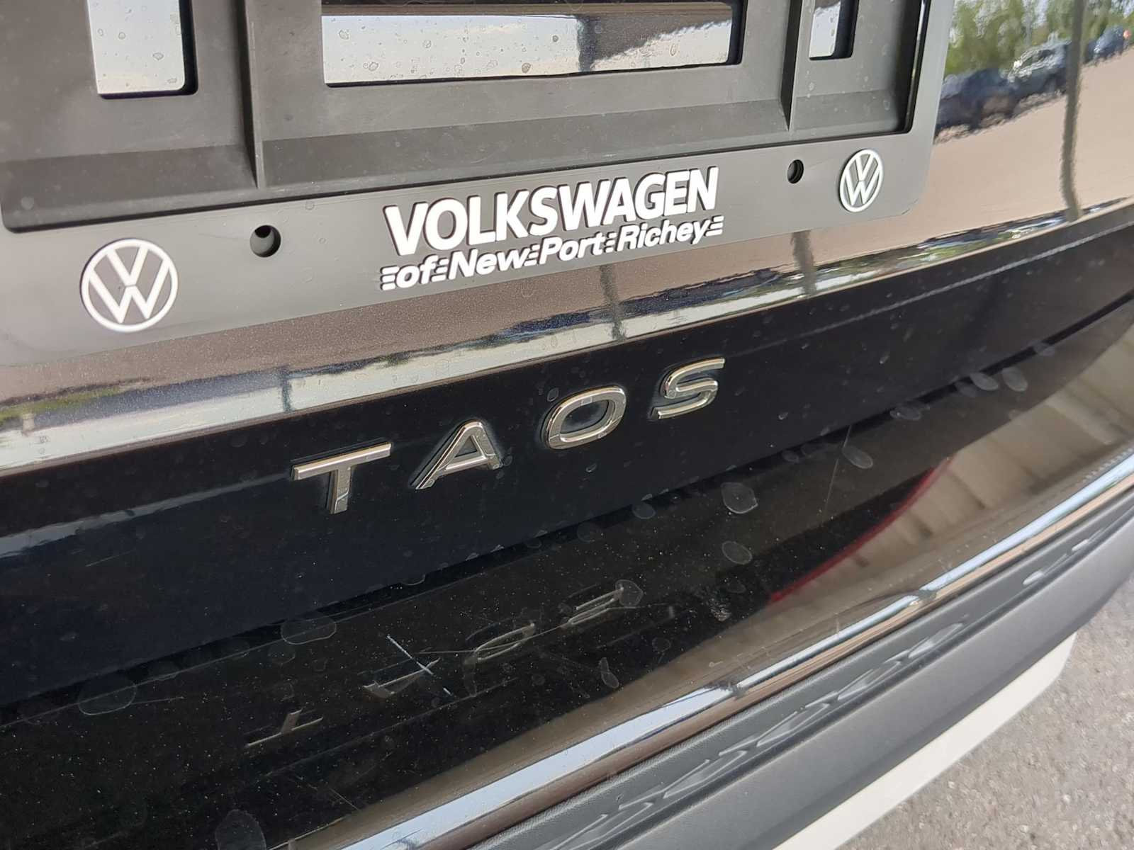 2022 Volkswagen Taos SE 13