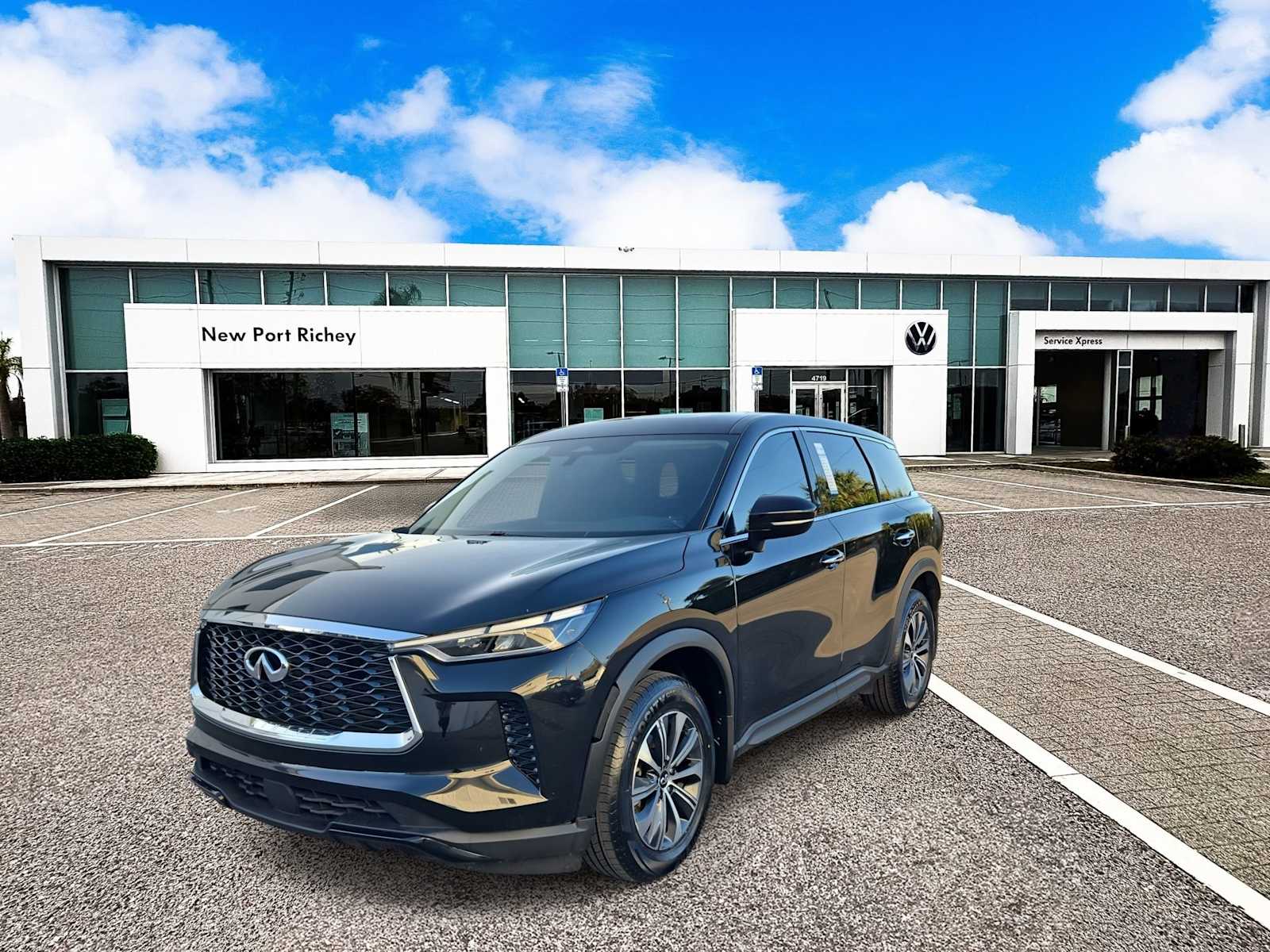 Thumbnail: 2024 INFINITI QX60 - 4