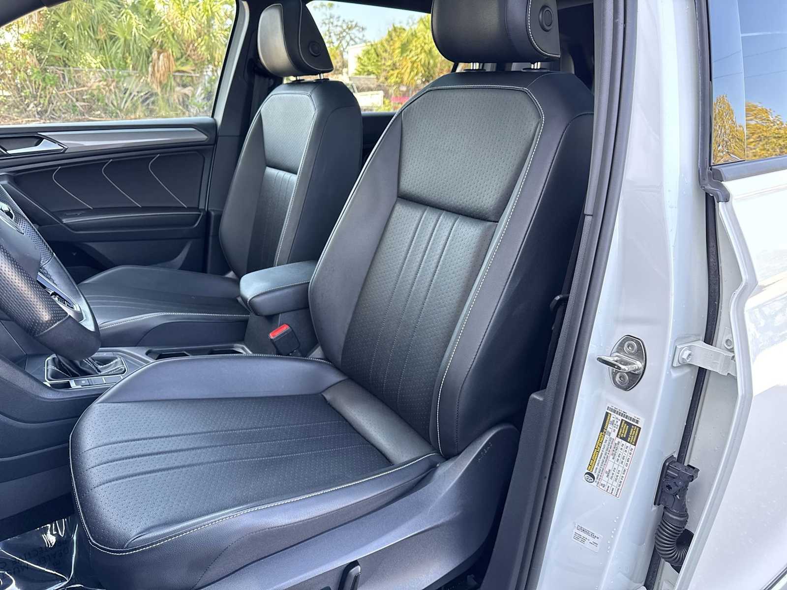 Thumbnail: 2023 Volkswagen Tiguan - 23