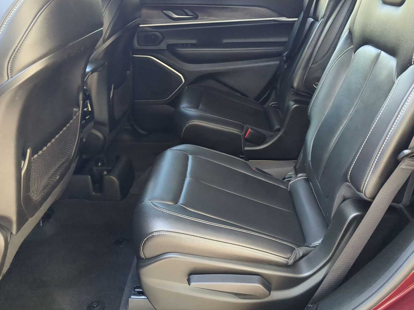 Thumbnail: 2022 Jeep Grand Cherokee - 20