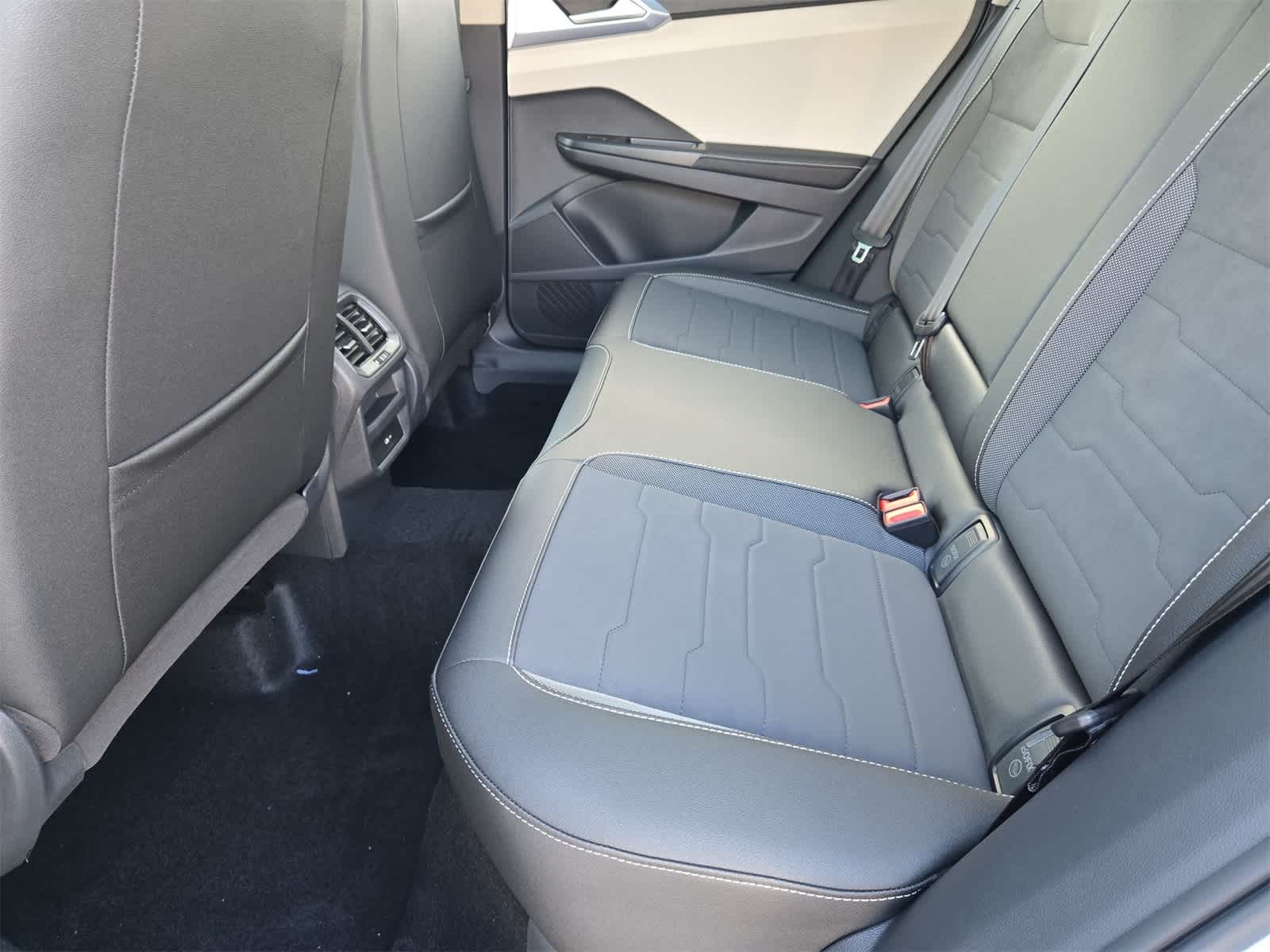 Thumbnail: 2025 Volkswagen Taos - 20