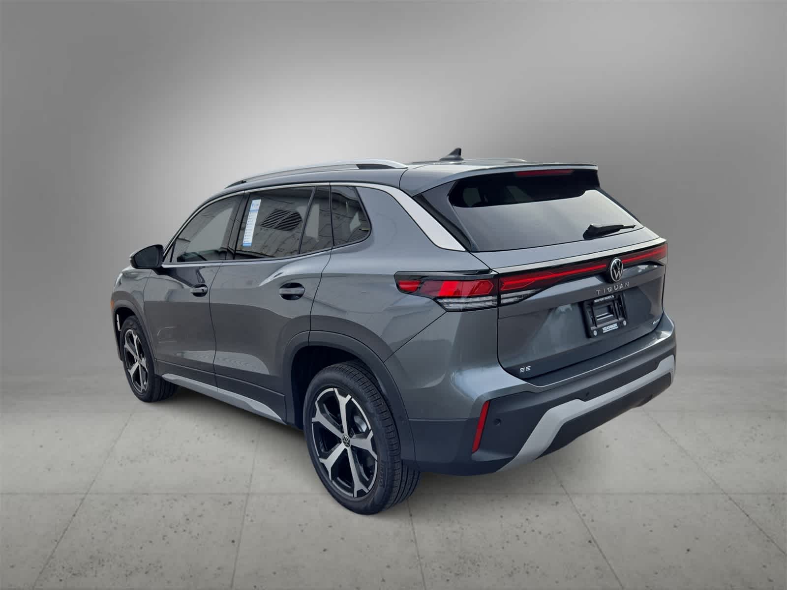 Thumbnail: 2025 Volkswagen Tiguan - 6