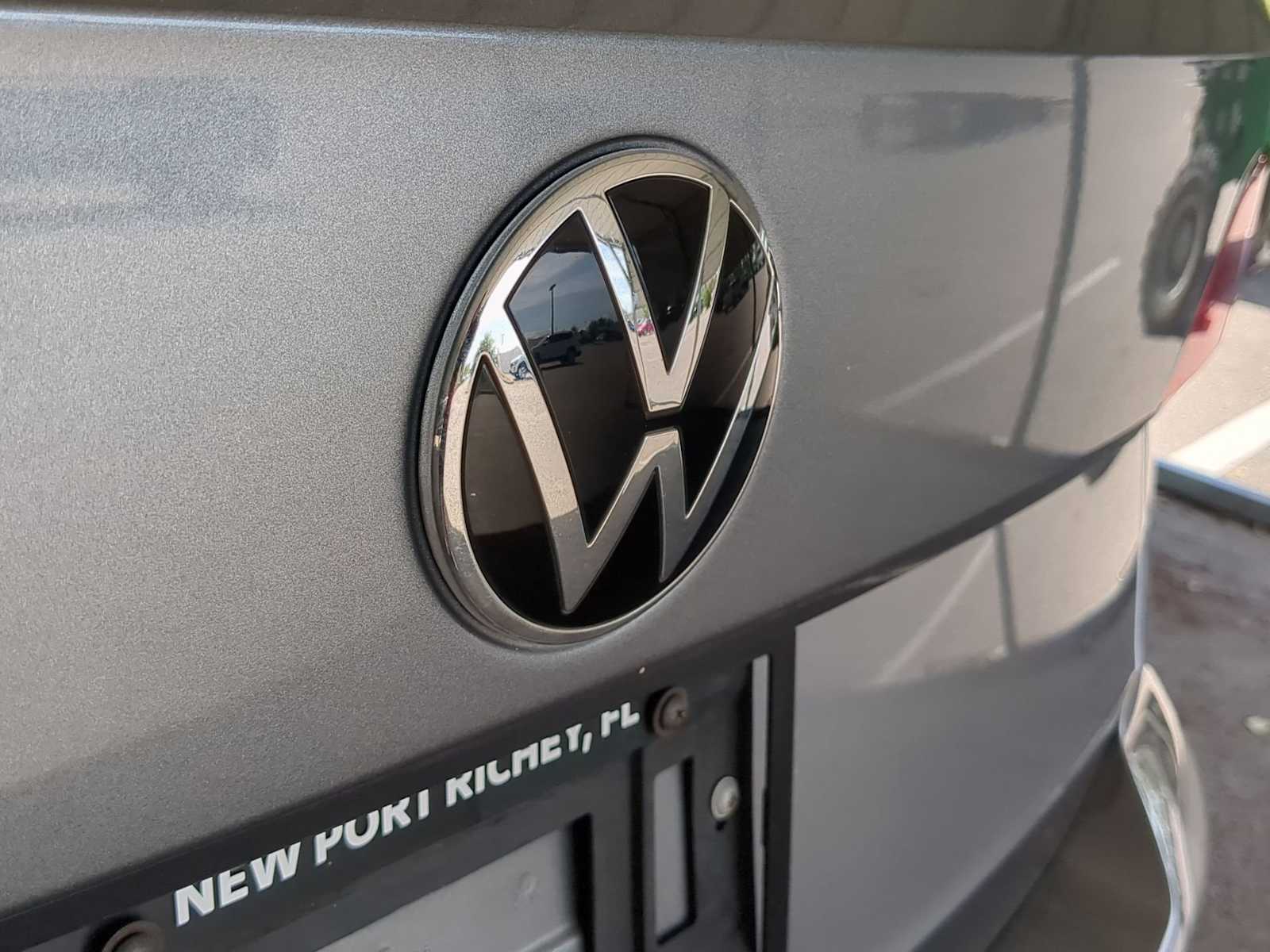 Thumbnail: 2022 Volkswagen Taos - 12