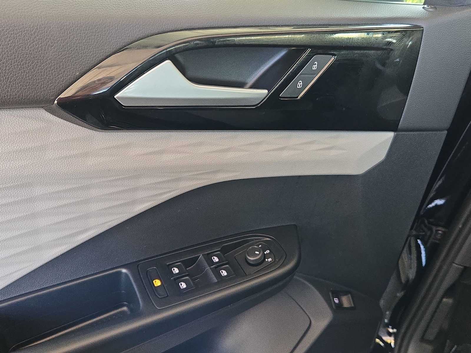 Thumbnail: 2023 Volkswagen Taos - 32