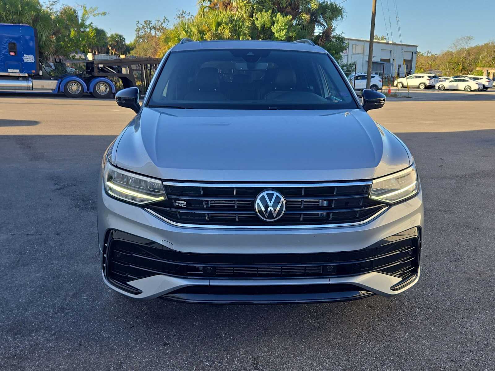 Thumbnail: 2023 Volkswagen Tiguan - 17