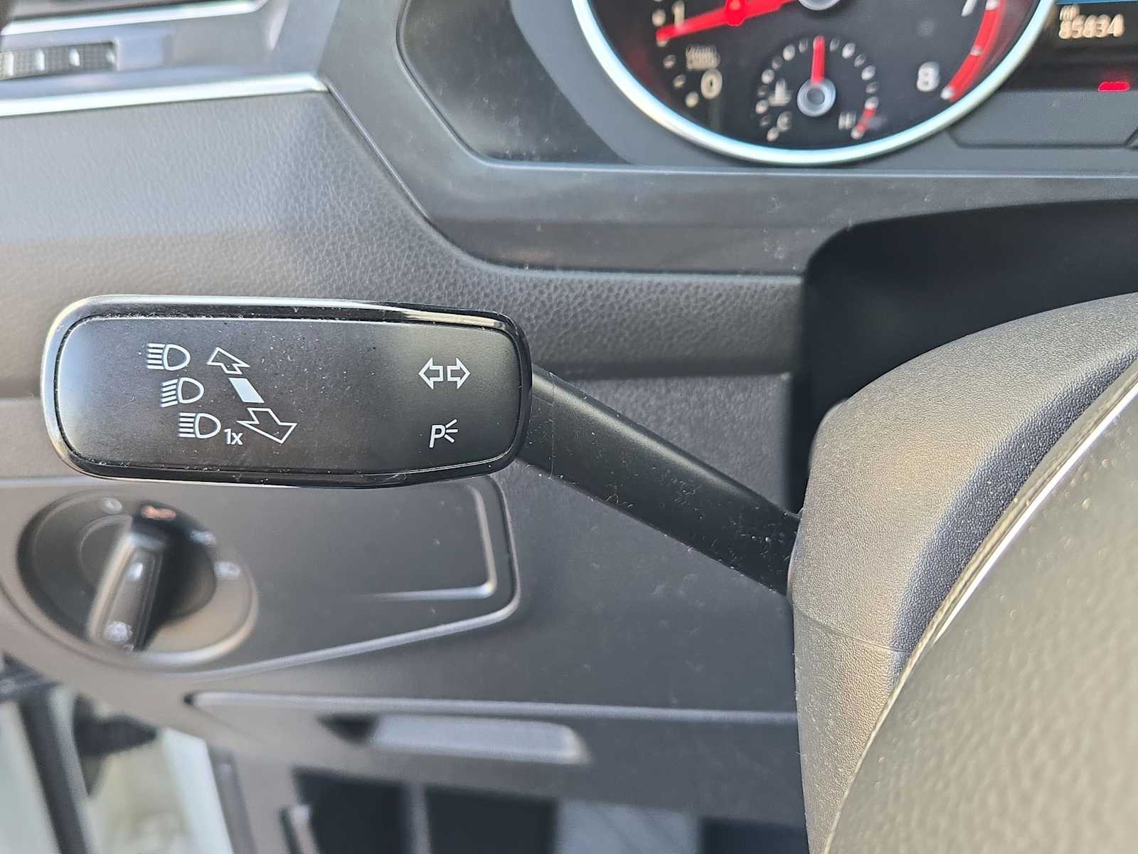 Thumbnail: 2018 Volkswagen Tiguan - 32