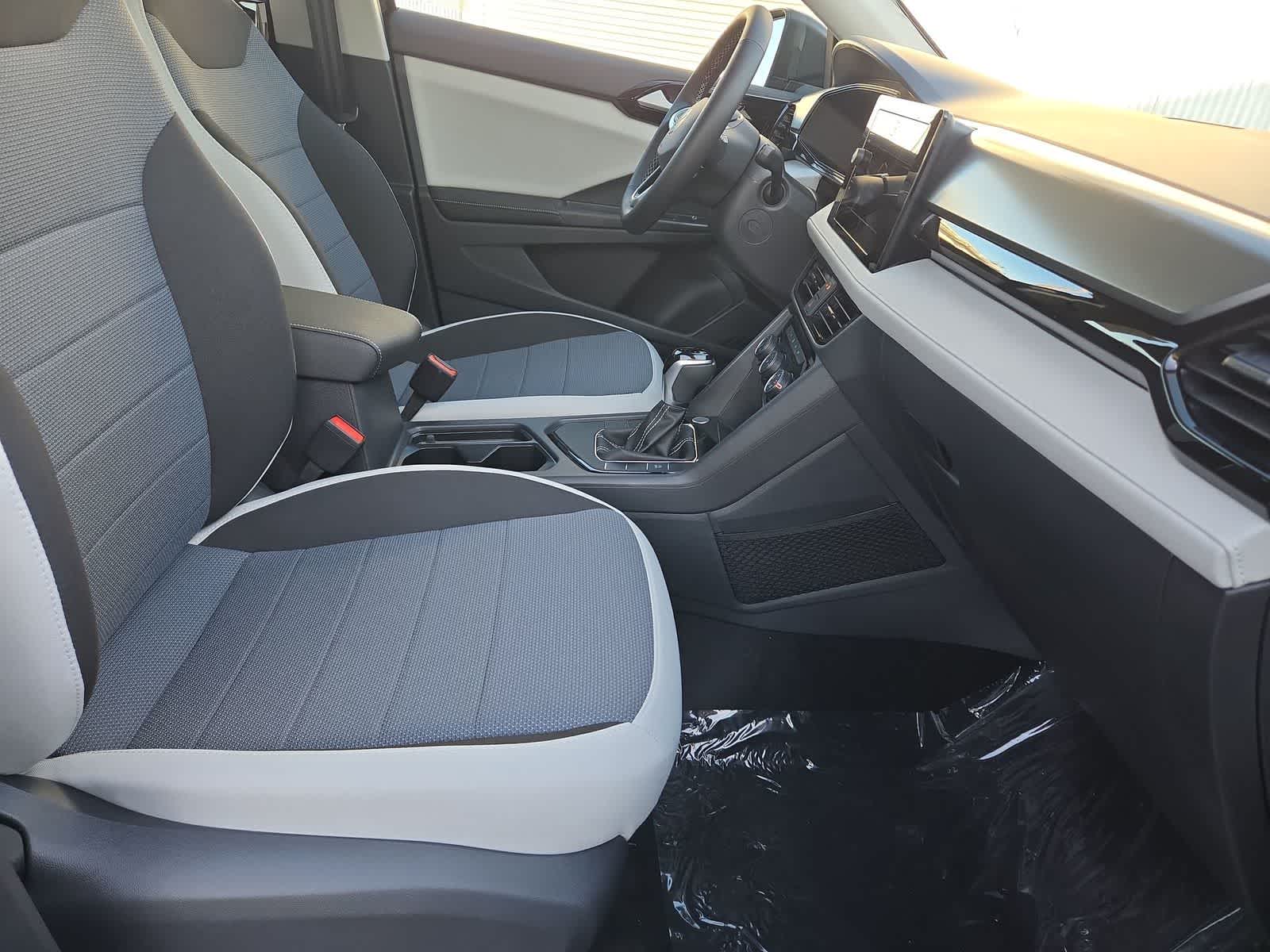 Thumbnail: 2025 Volkswagen Taos - 20