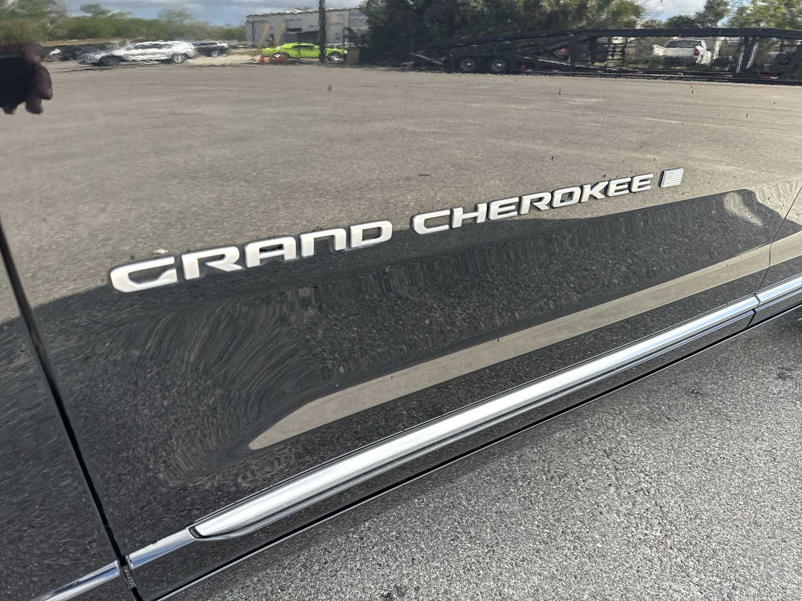 Thumbnail: 2022 Jeep Grand Cherokee - 12