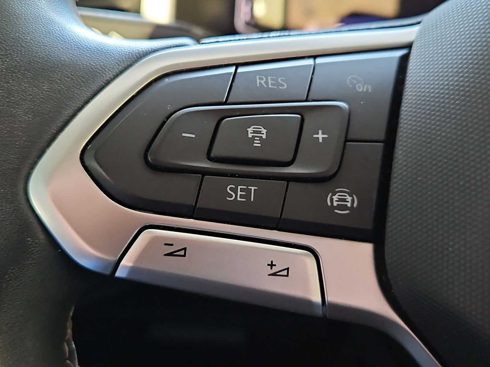 Thumbnail: 2022 Volkswagen Atlas - 26