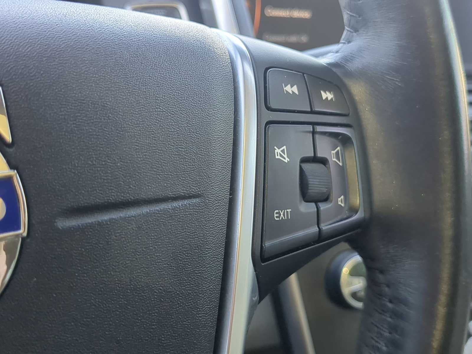 Thumbnail: 2015 Volvo XC60 - 25