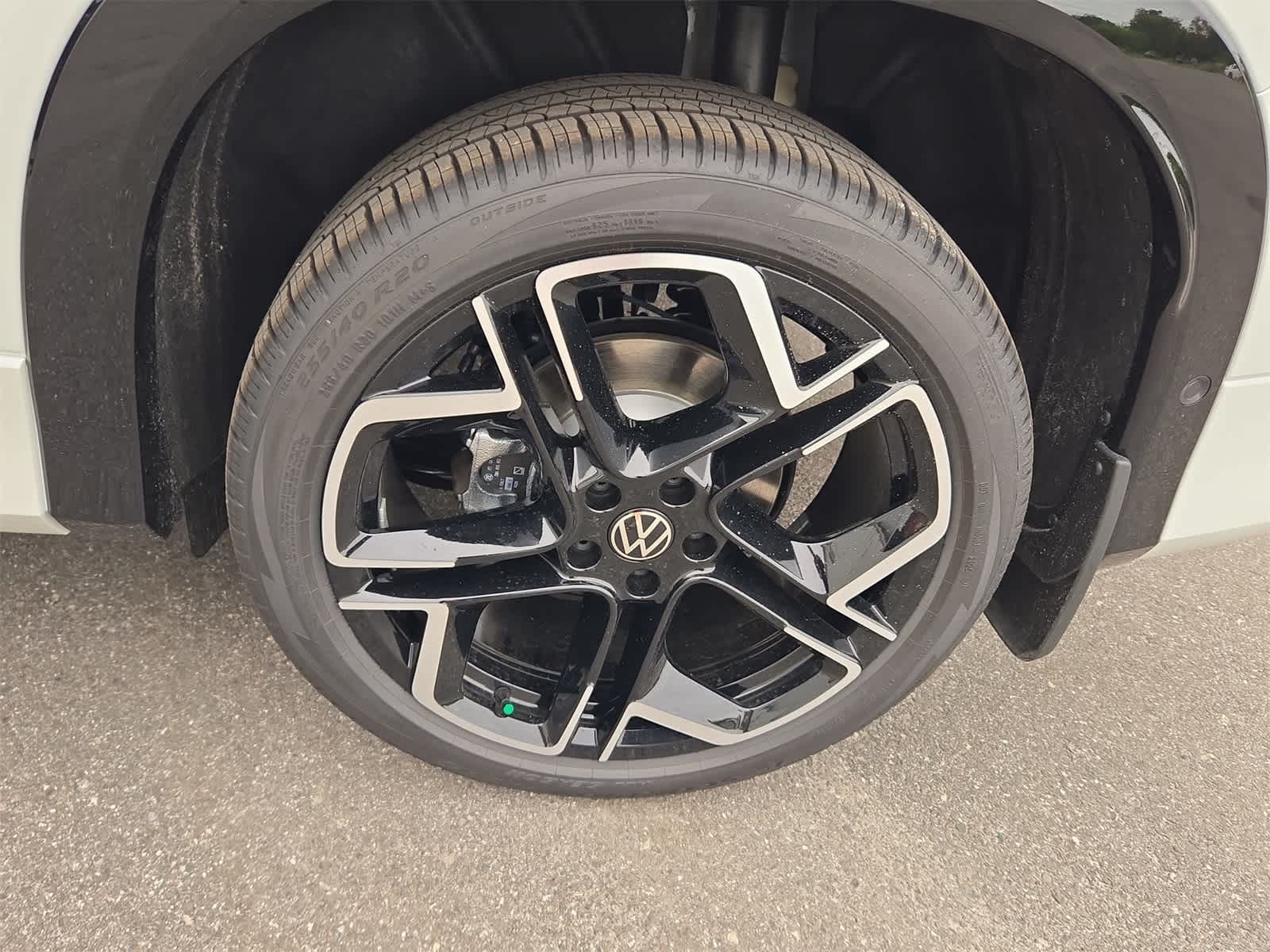 Thumbnail: 2025 Volkswagen Tiguan - 14