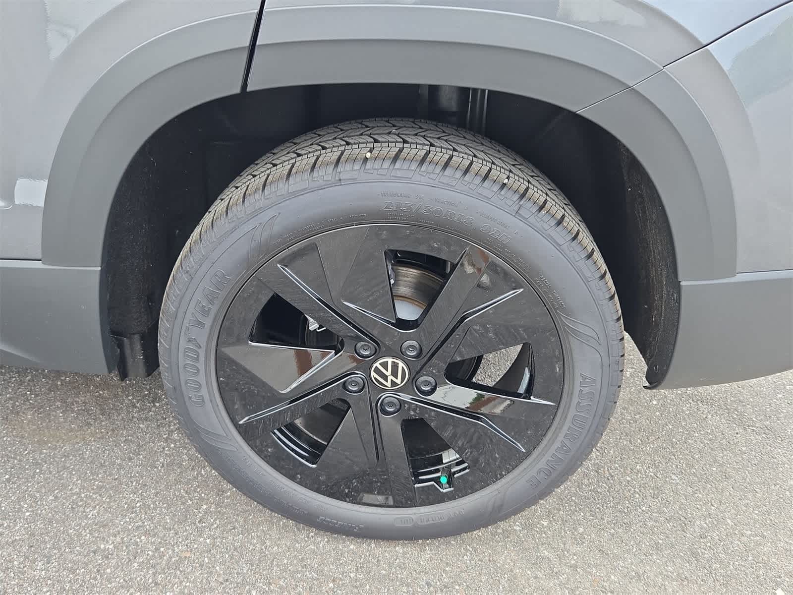 Thumbnail: 2025 Volkswagen Taos - 14