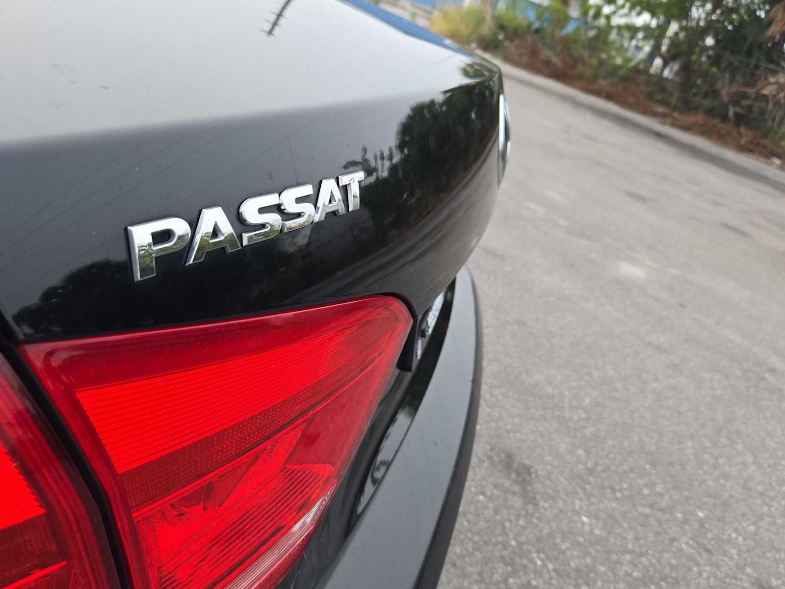 Thumbnail: 2015 Volkswagen Passat - 13